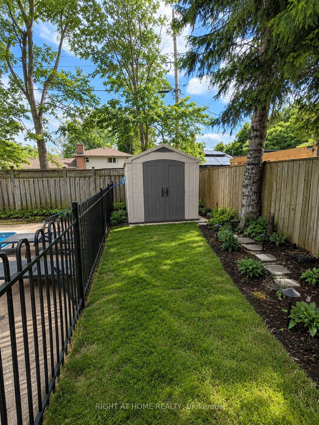 4440 Cosburn Crescent Property Photo 19