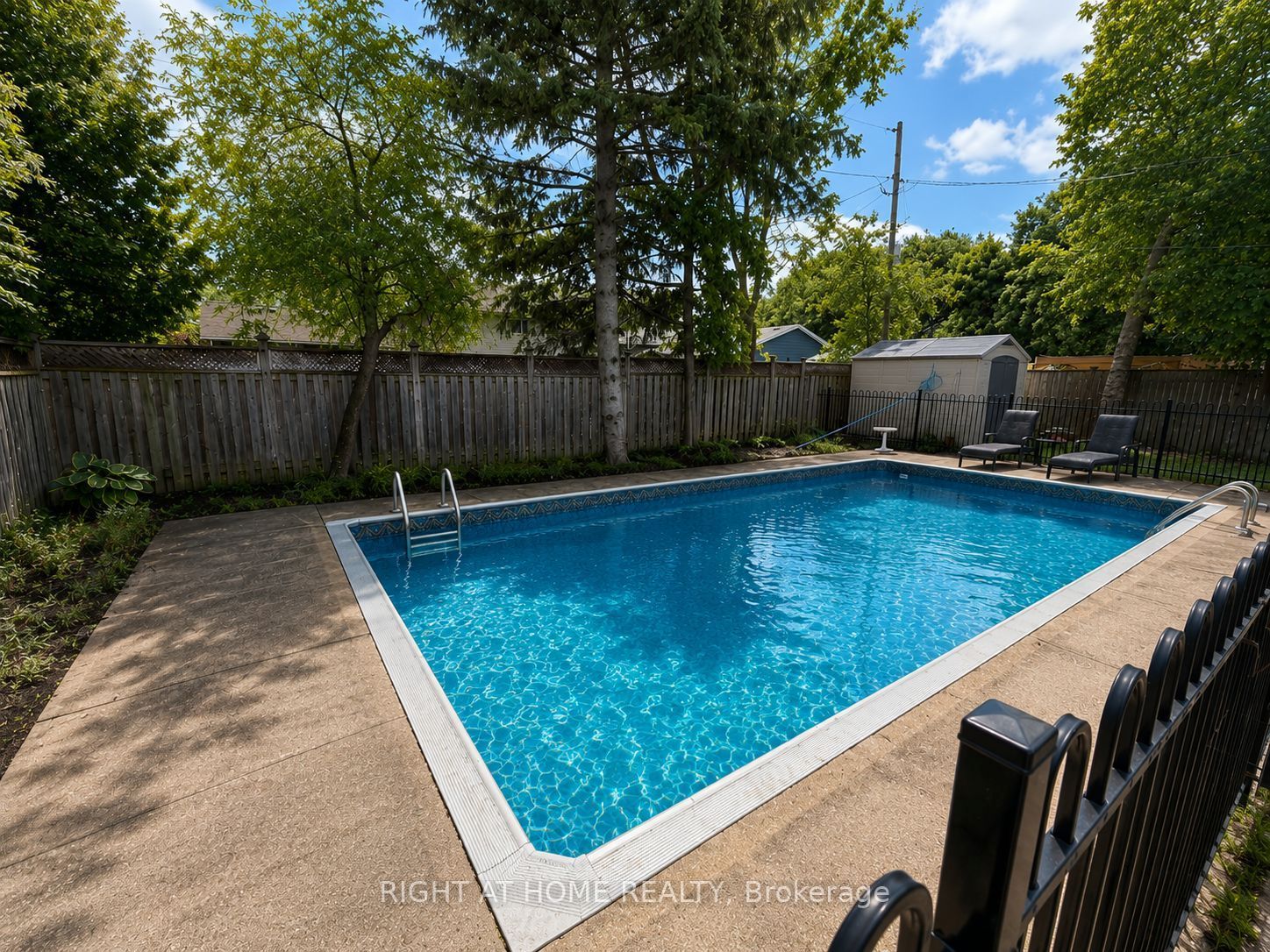 4440 Cosburn Crescent Property Photo 22