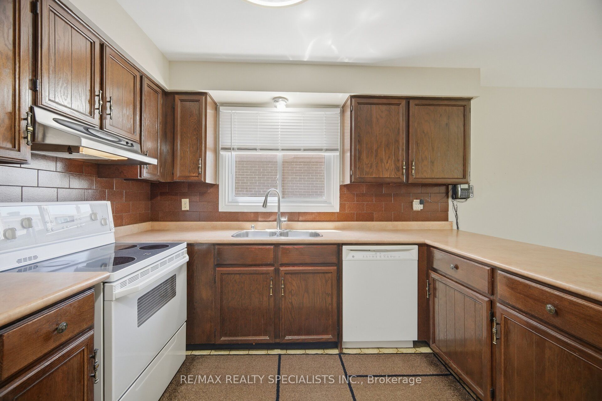 18 Jill Crescent Property Photo 11