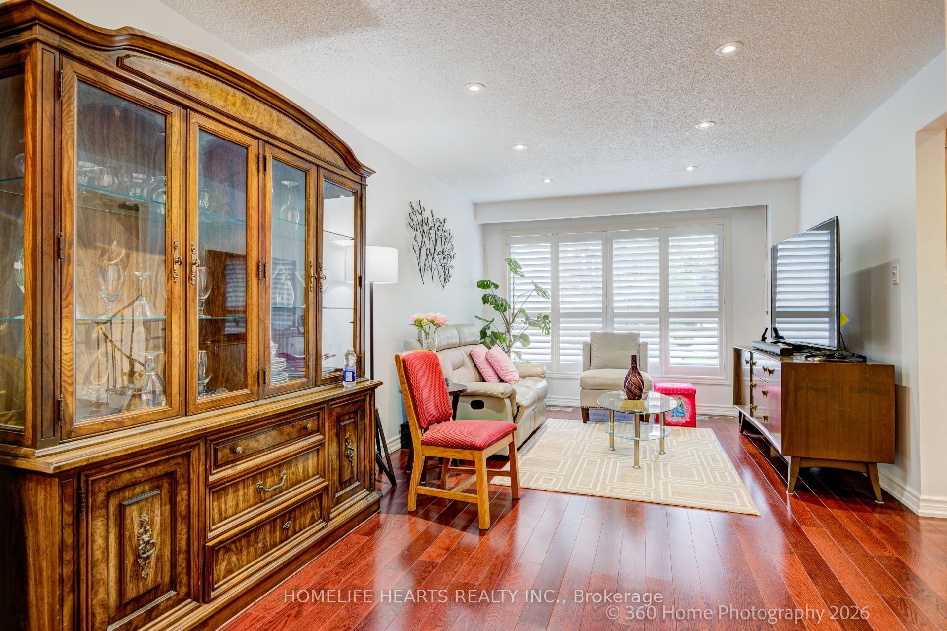 625 Rathburn Road 32 Property Photo 5