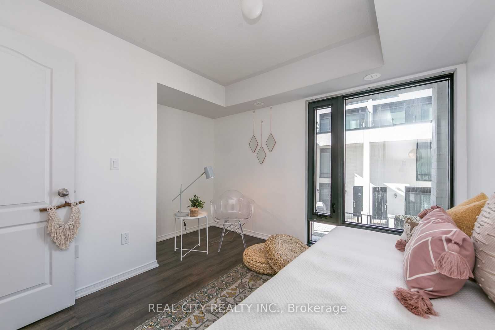 142 Widdicombe Hill Boulevard 510 Property Photo 11