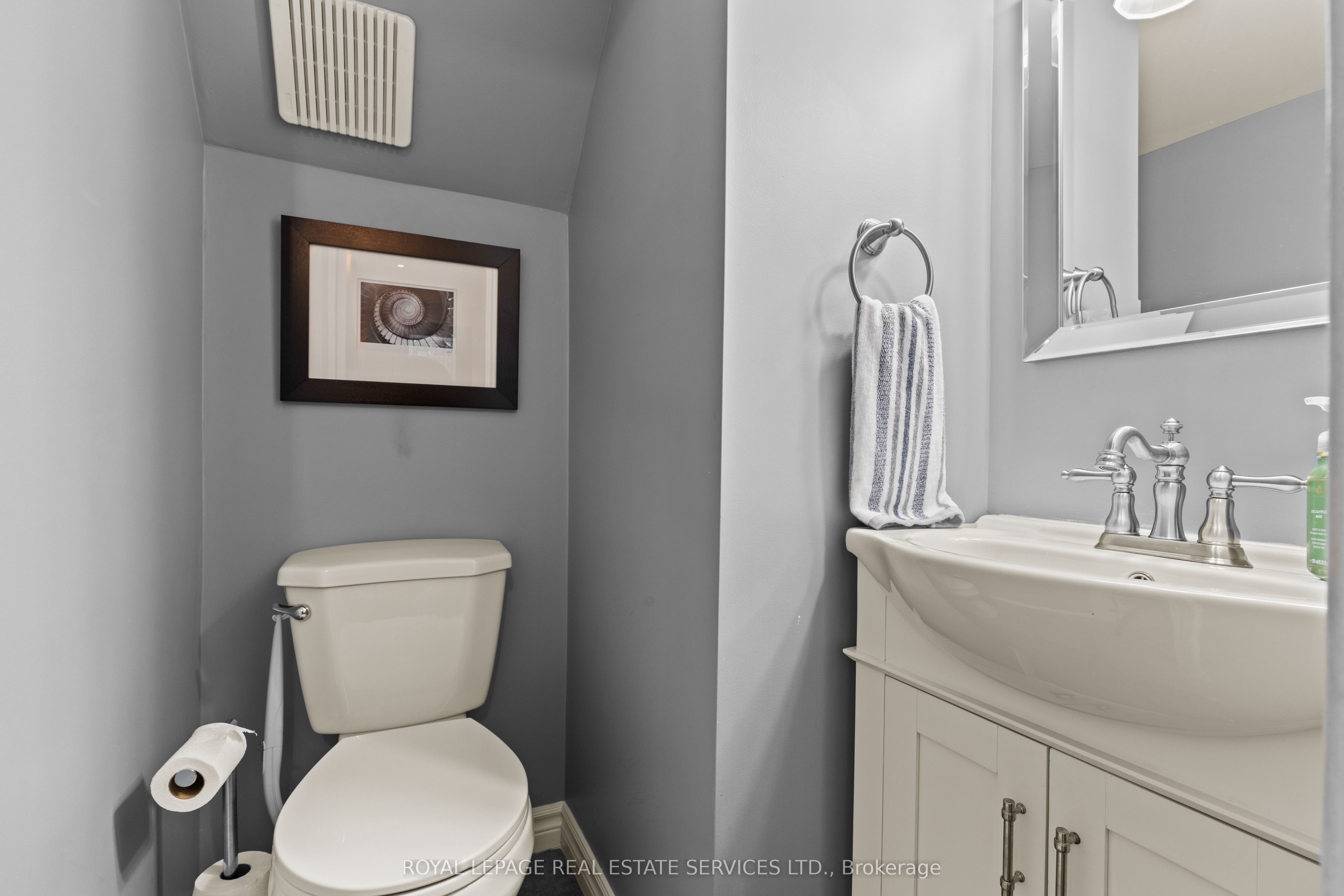 2303 Marine Drive 5 Property Photo 8