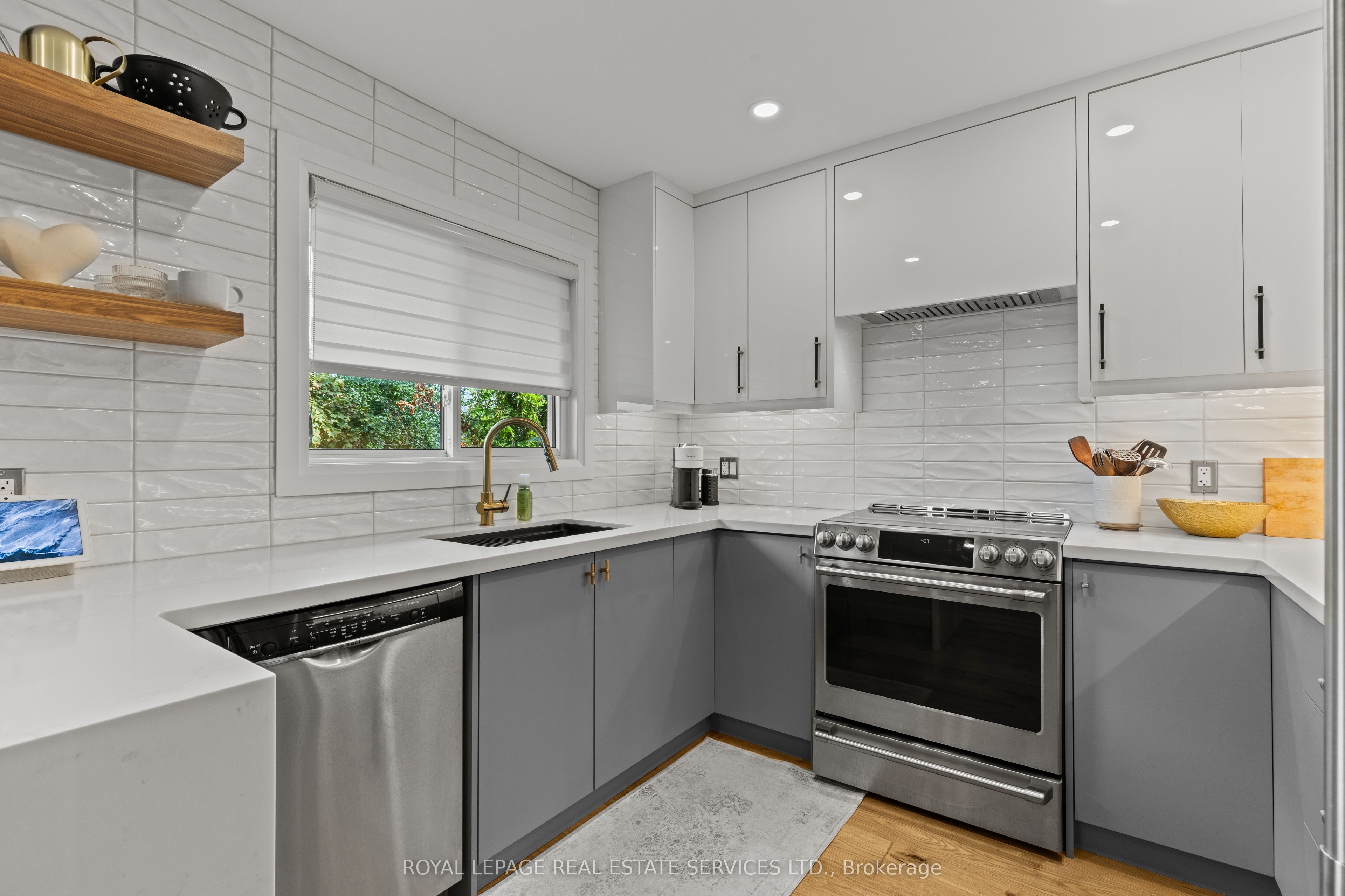2303 Marine Drive 5 Property Photo 19