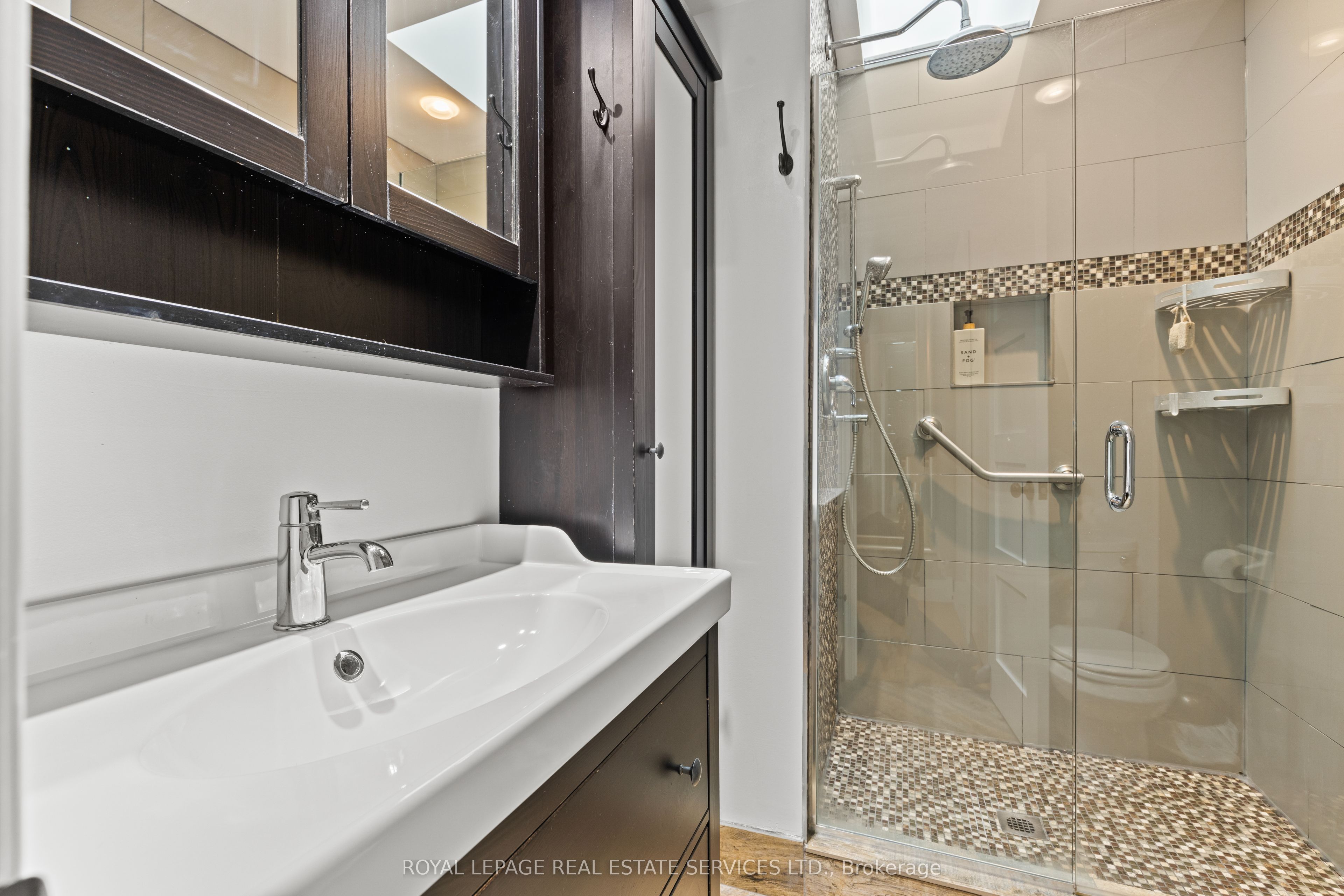 2303 Marine Drive 5 Property Photo 29