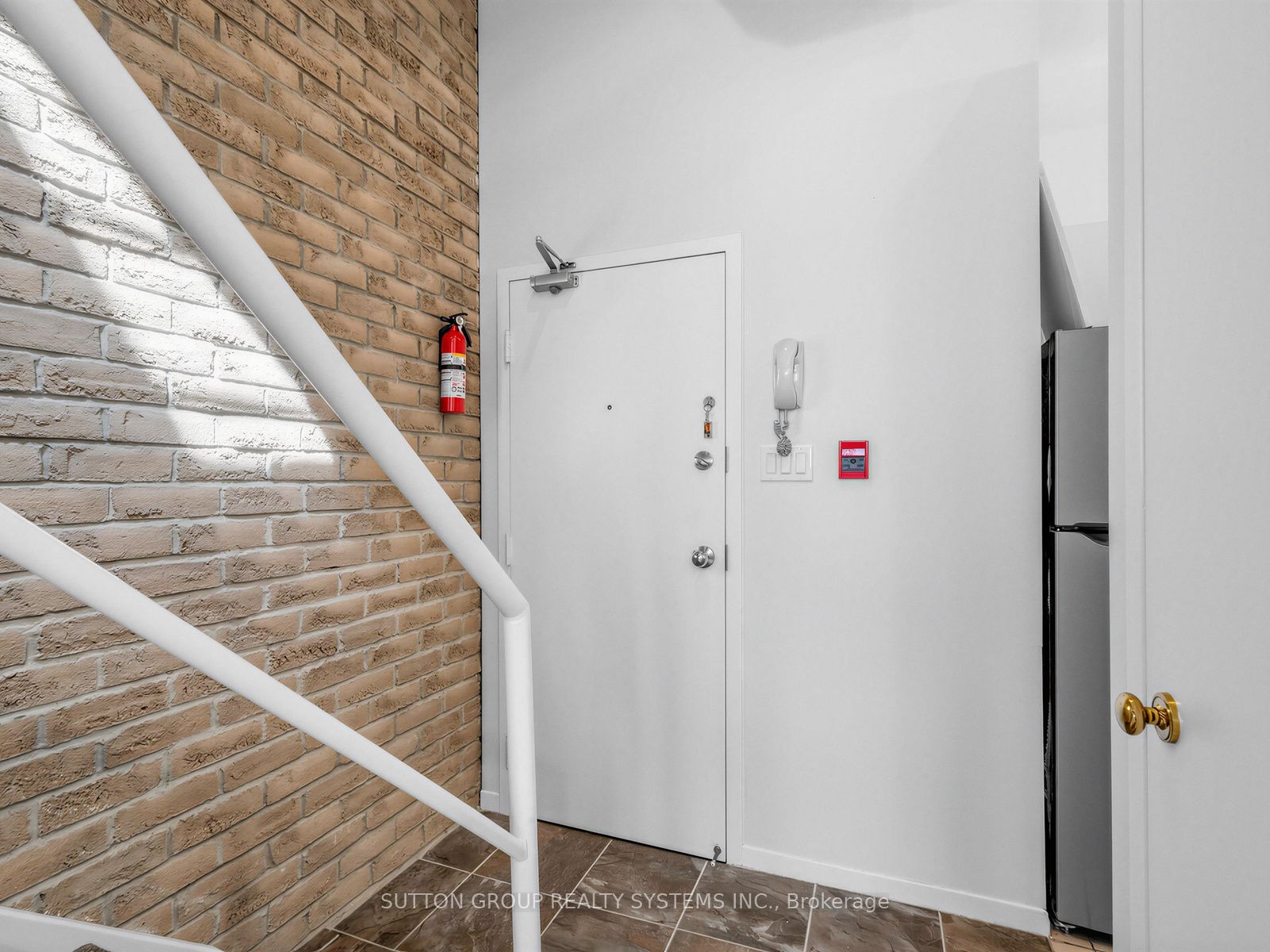 6 Bartlett Avenue W 5 Property Photo 2