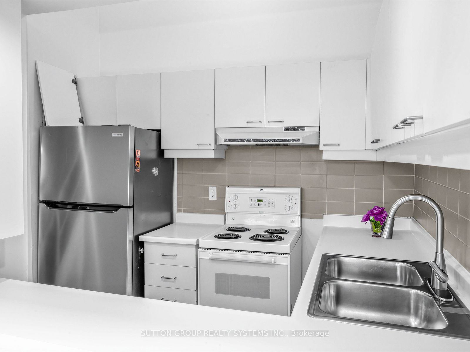 6 Bartlett Avenue W 5 Property Photo 9
