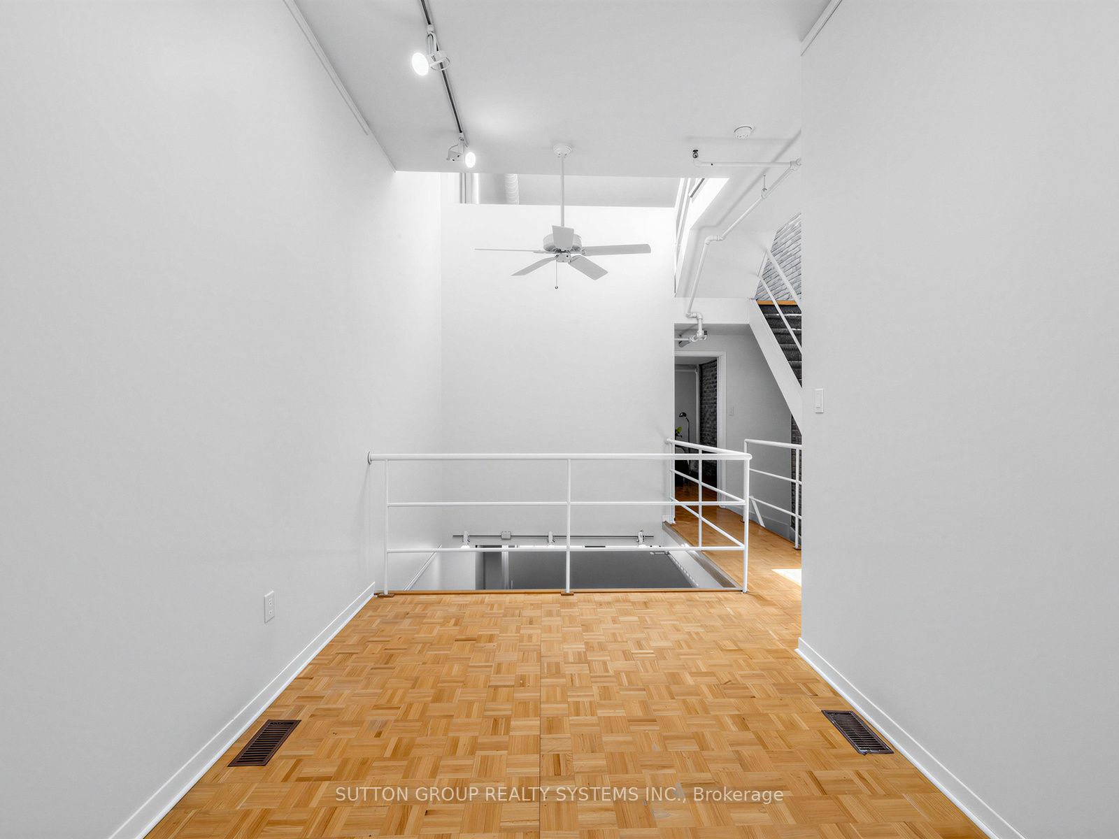 6 Bartlett Avenue W 5 Property Photo 18