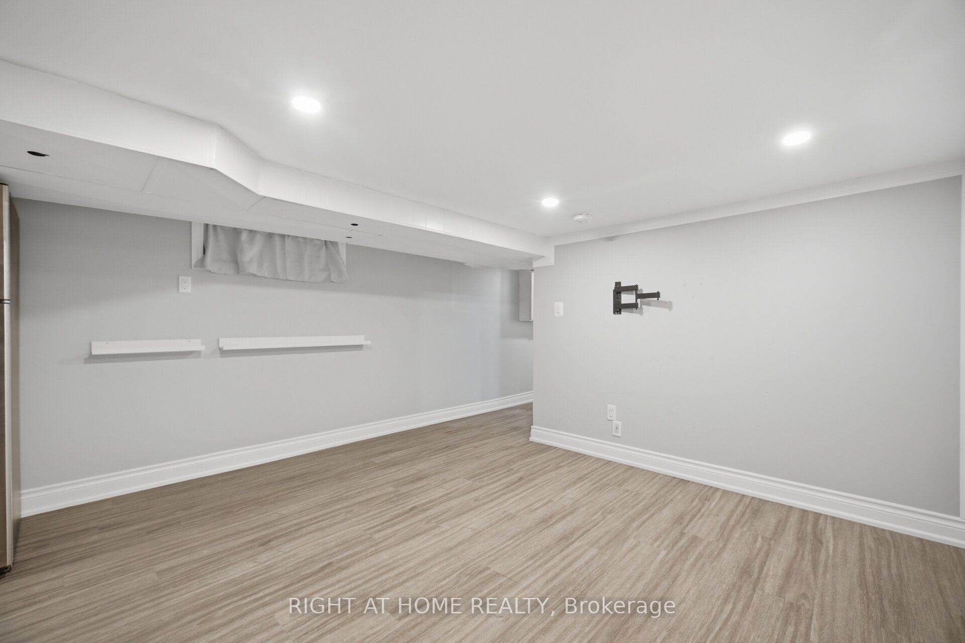 20 Rockwell Avenue Property Photo 14