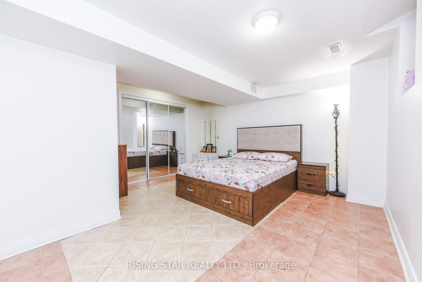 16 Elmpark Court Property Photo 38