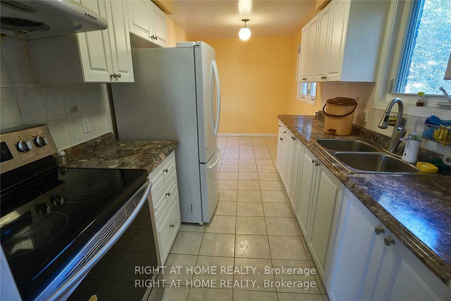 877 Thistle Down Circle Upper Property Photo 2