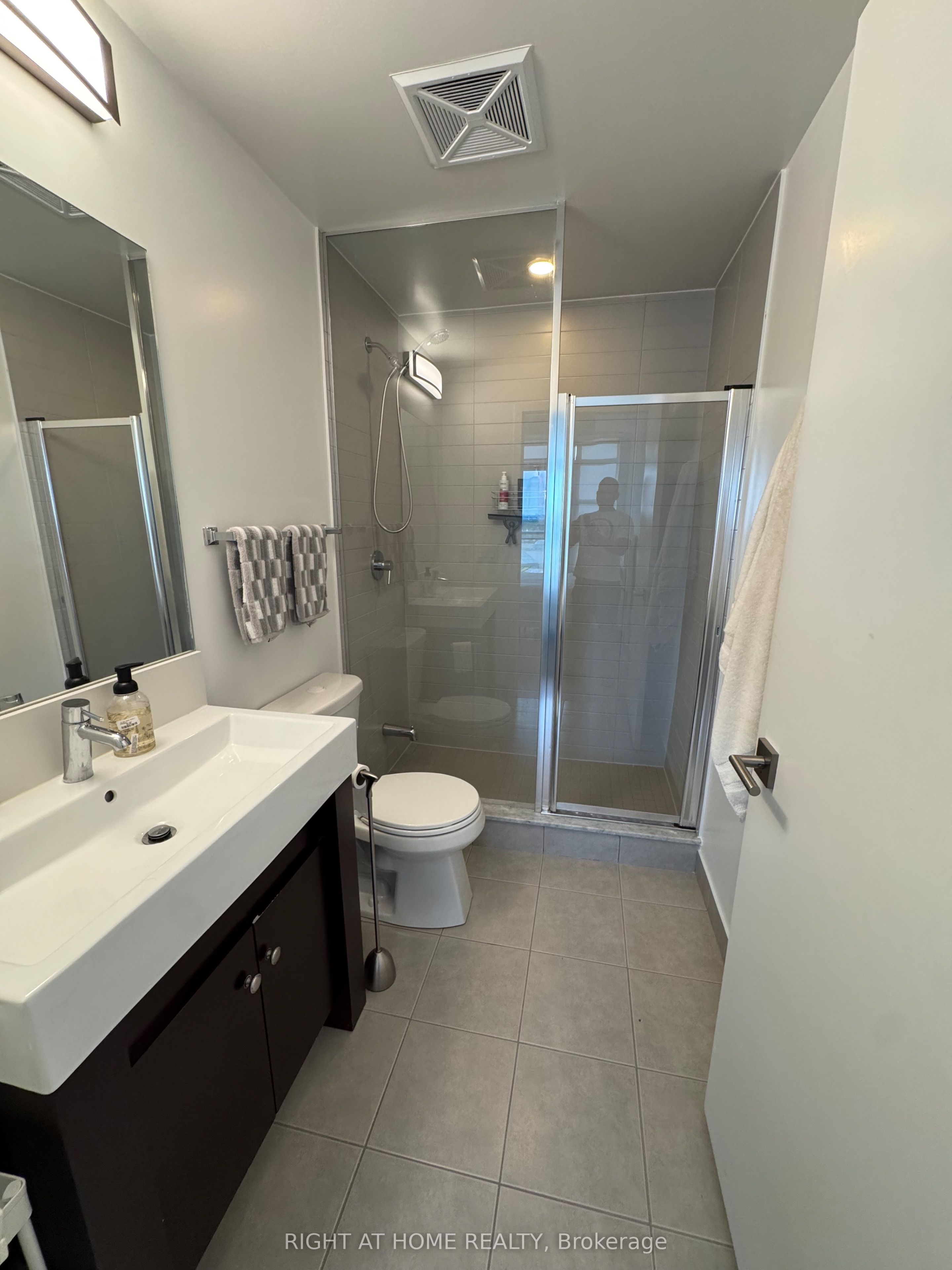 840 Queens Plate Drive 1110 Property Photo 8