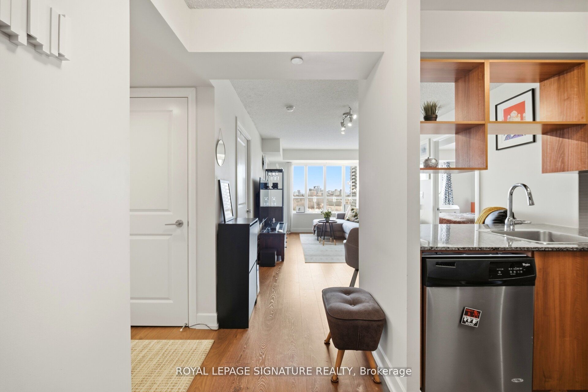 2 Eva Road E 926 Property Photo 10