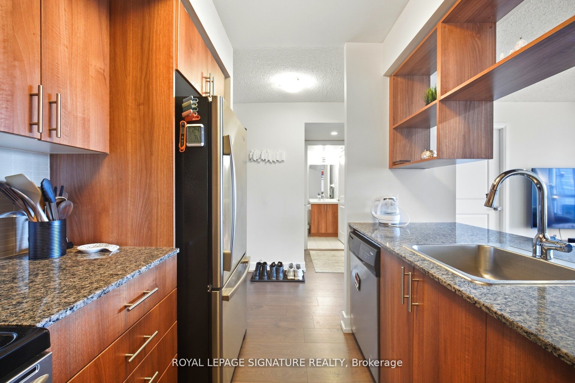 2 Eva Road E 926 Property Photo 12