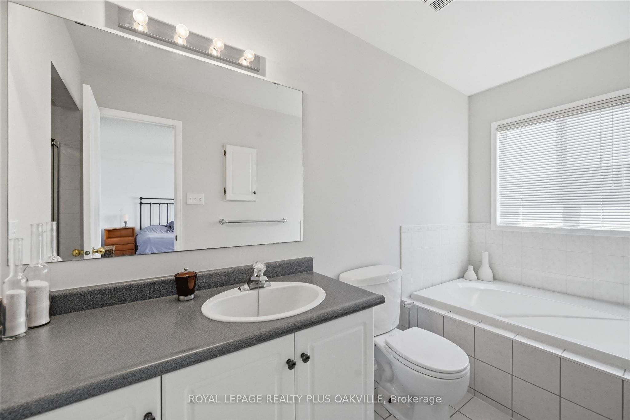 2150 Fourth Line Property Photo 29