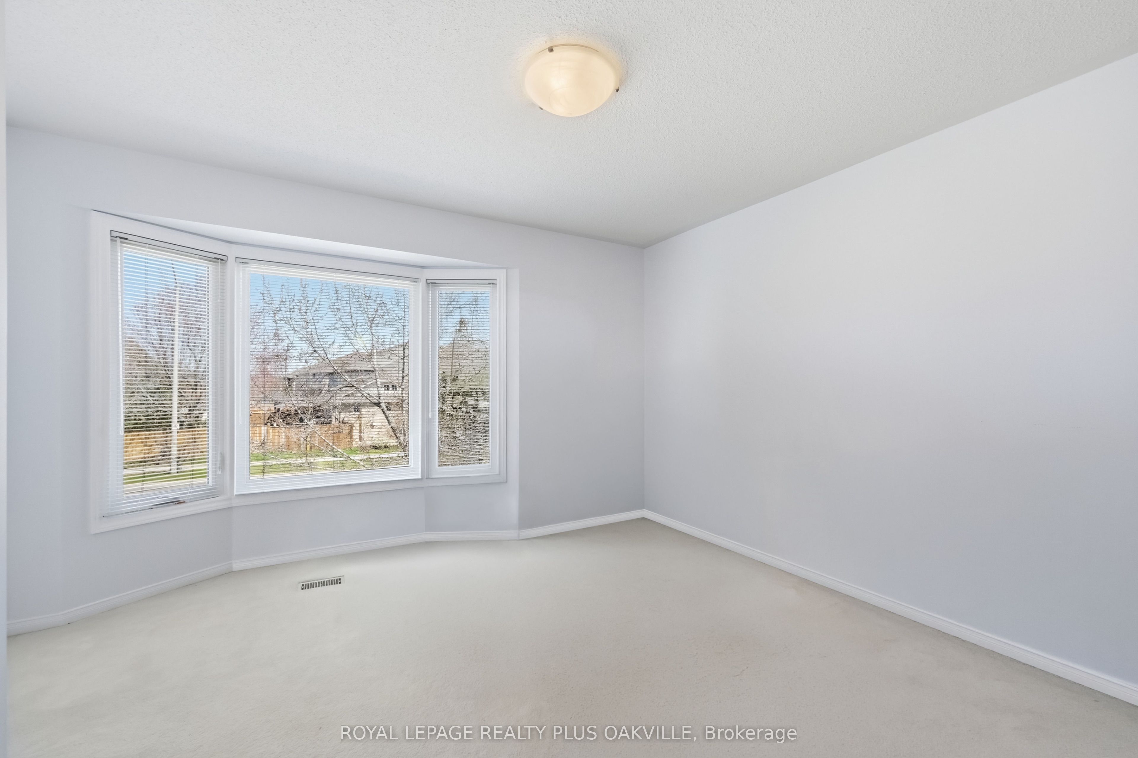 2150 Fourth Line Property Photo 31
