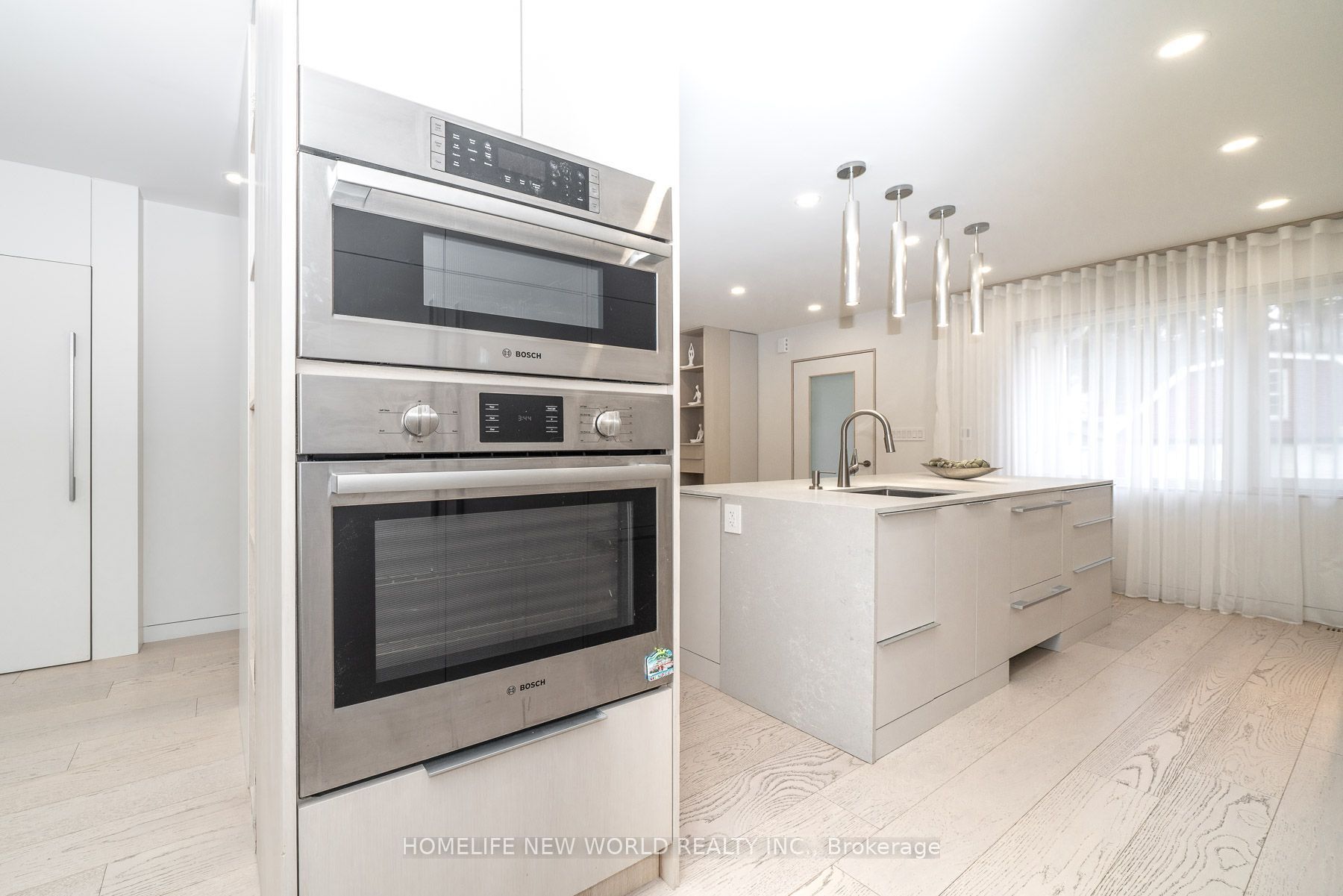 30 Carling Avenue Property Photo 8