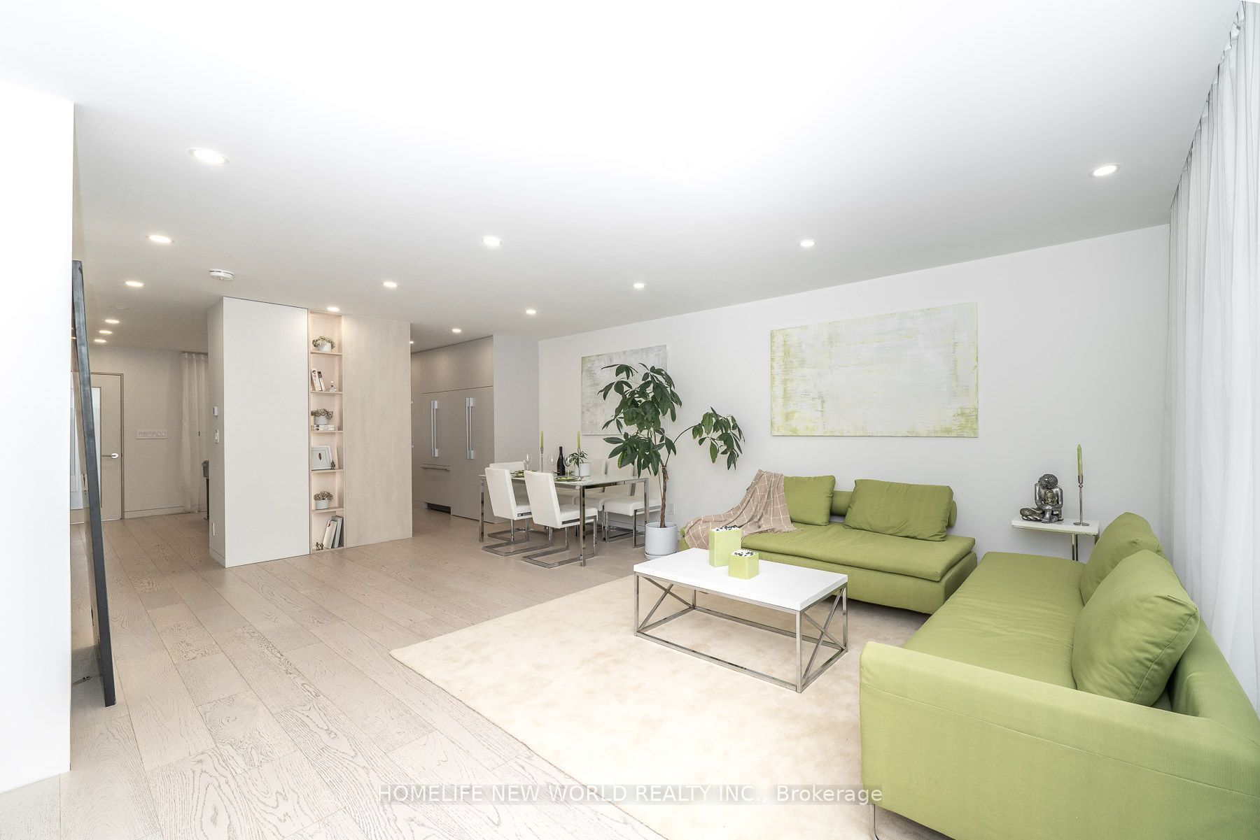 30 Carling Avenue Property Photo 11