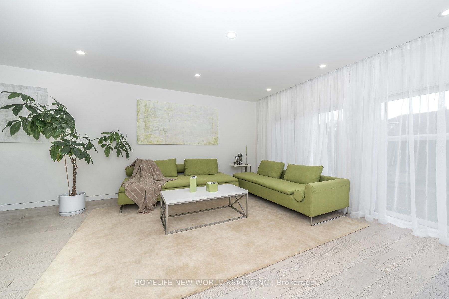 30 Carling Avenue Property Photo 13