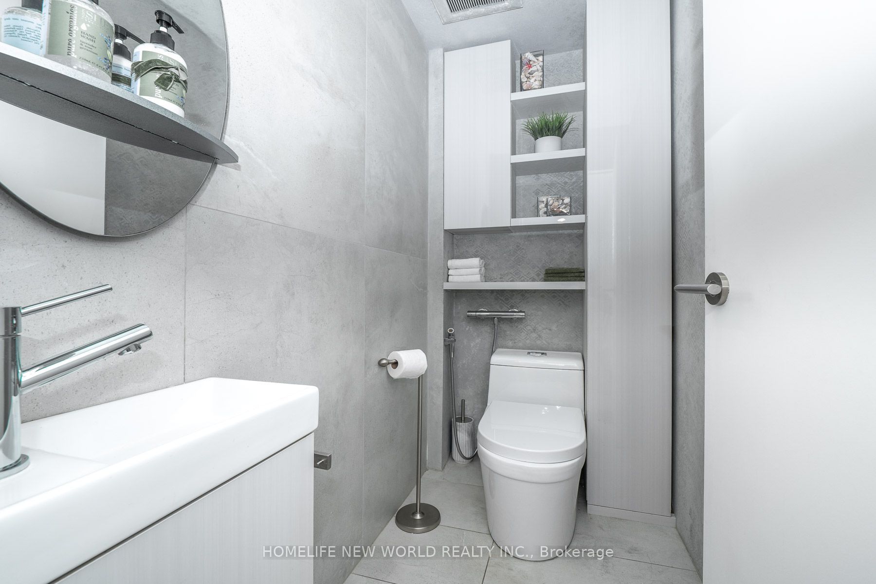 30 Carling Avenue Property Photo 15