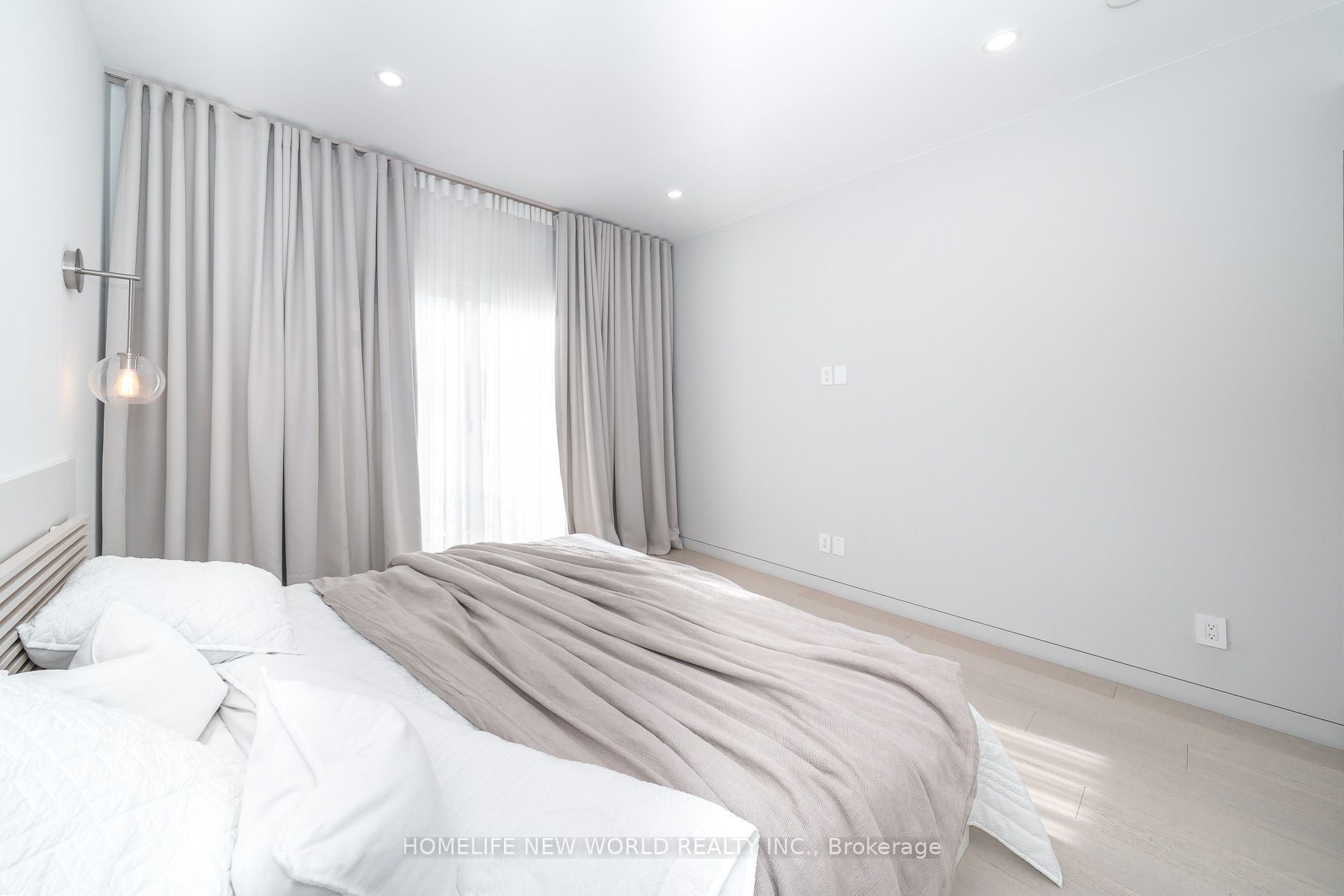 30 Carling Avenue Property Photo 17