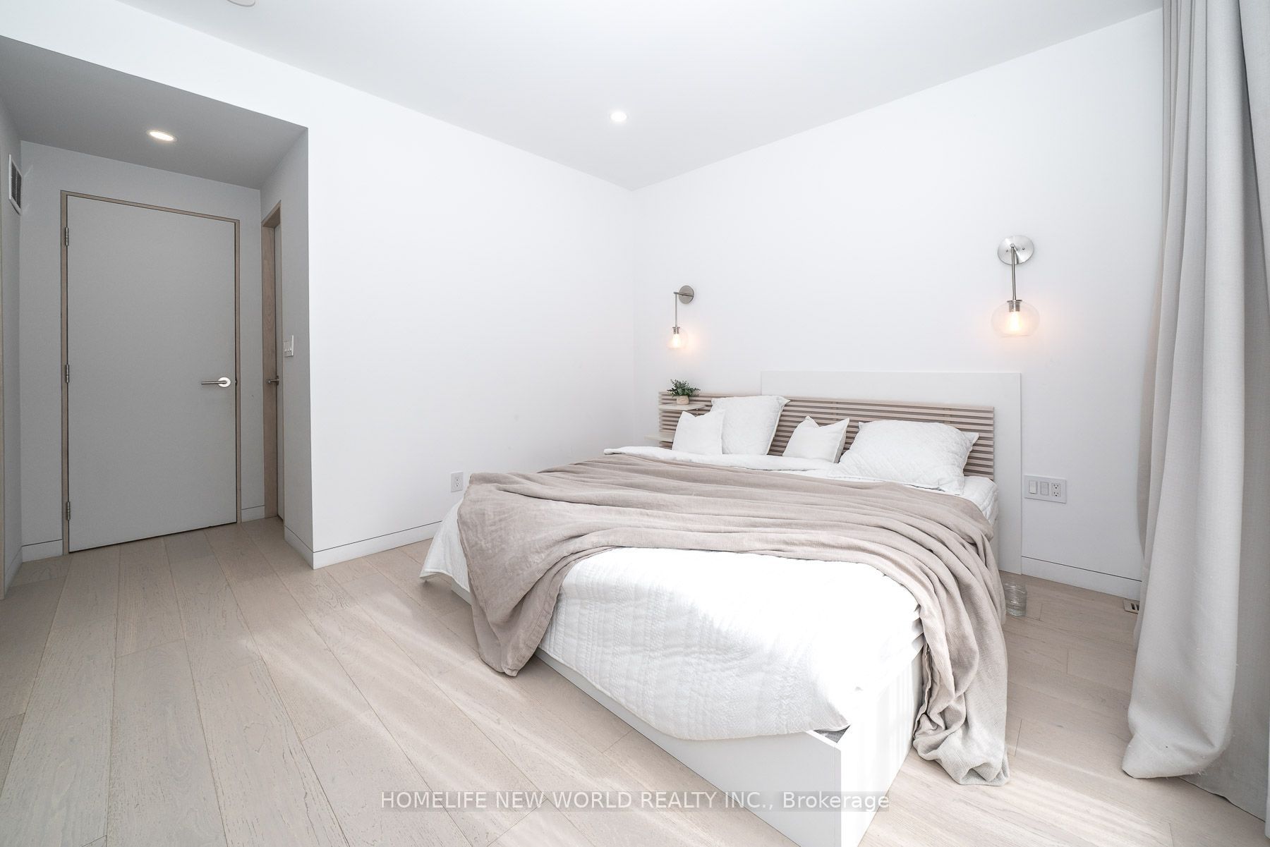 30 Carling Avenue Property Photo 18