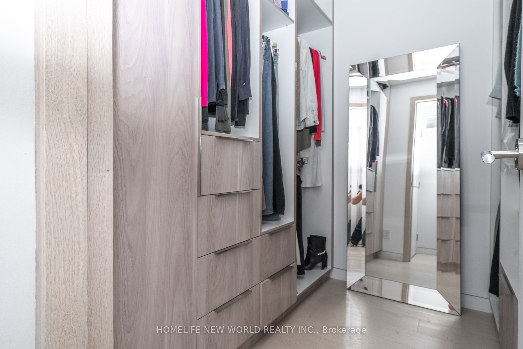 30 Carling Avenue Property Photo 19