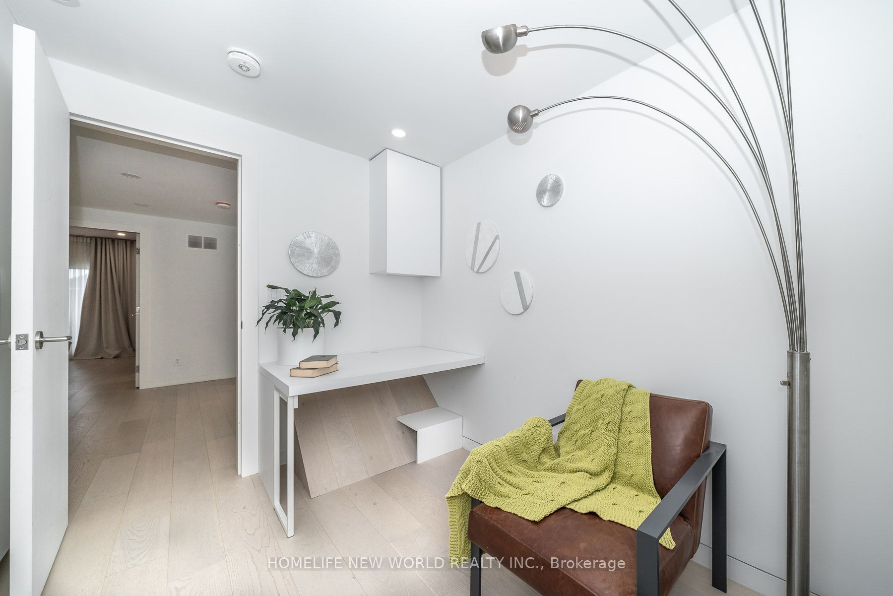 30 Carling Avenue Property Photo 27
