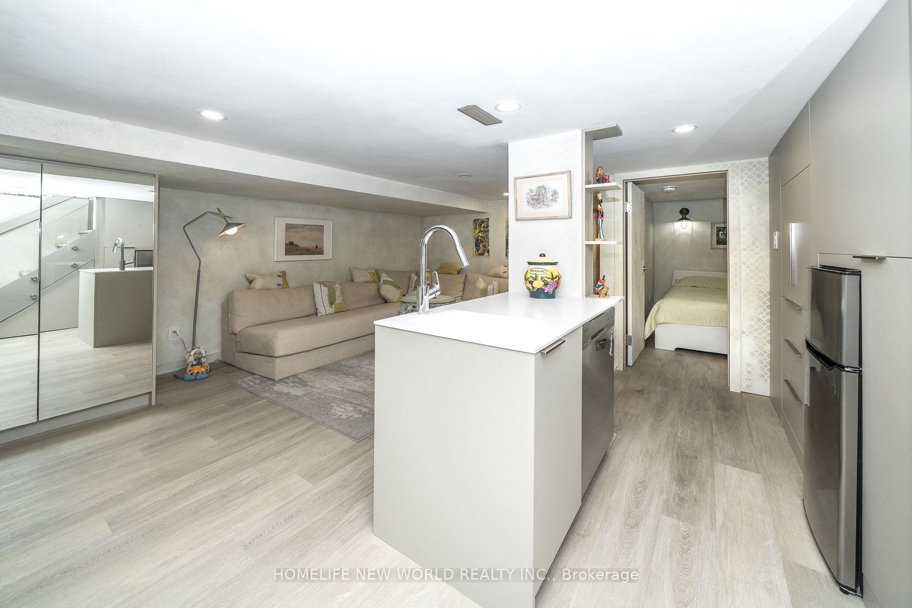 30 Carling Avenue Property Photo 30