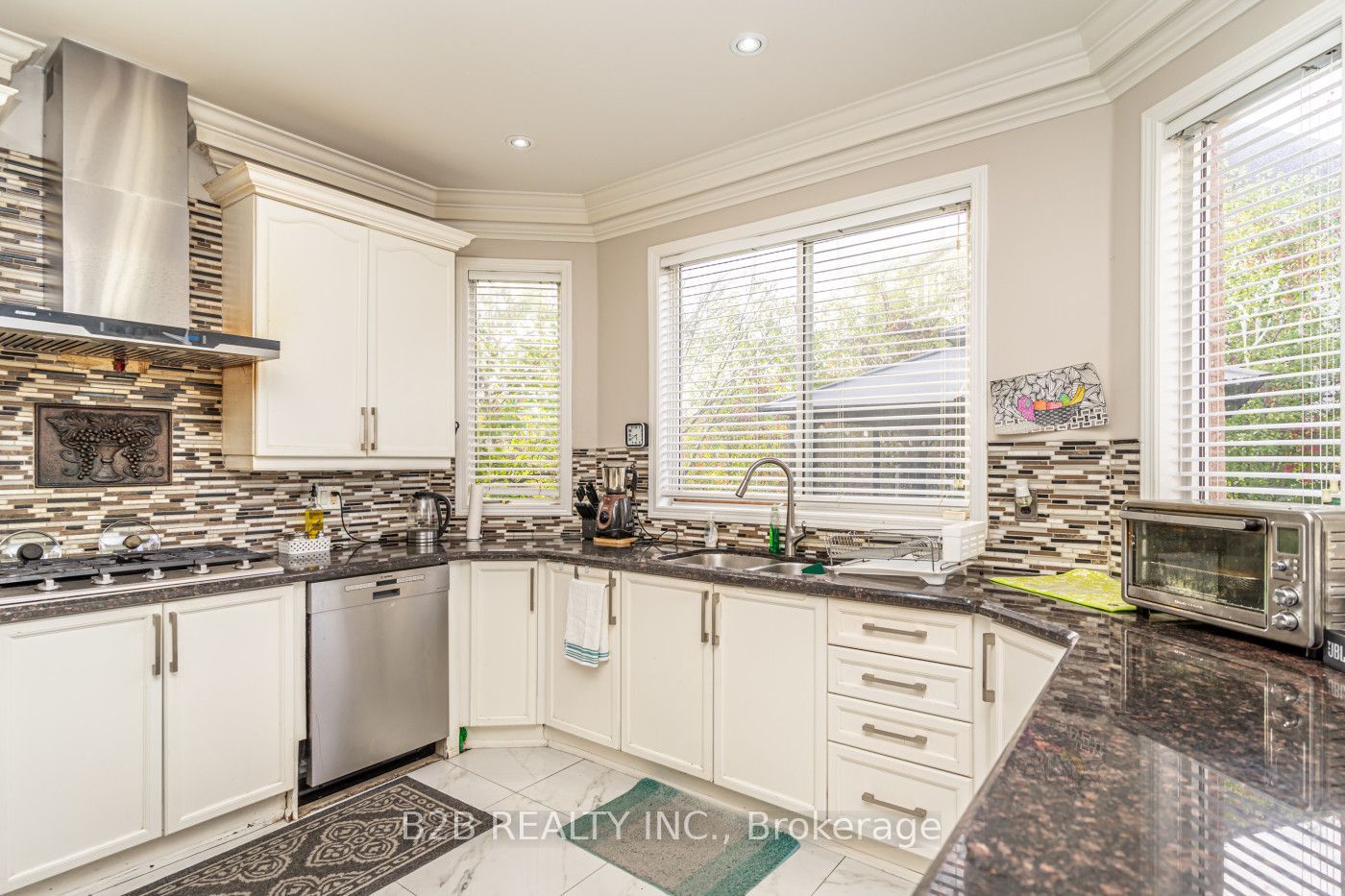 12 Valleywest Road Property Photo 14