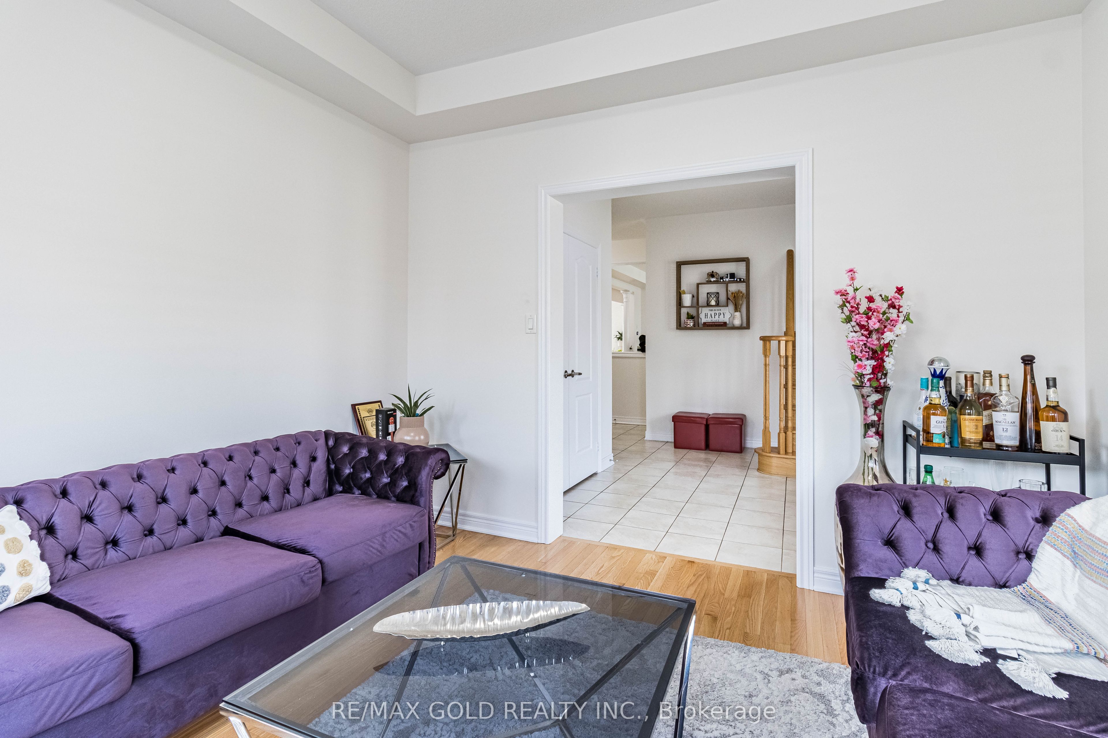 110 Banbridge Crescent Property Photo 6