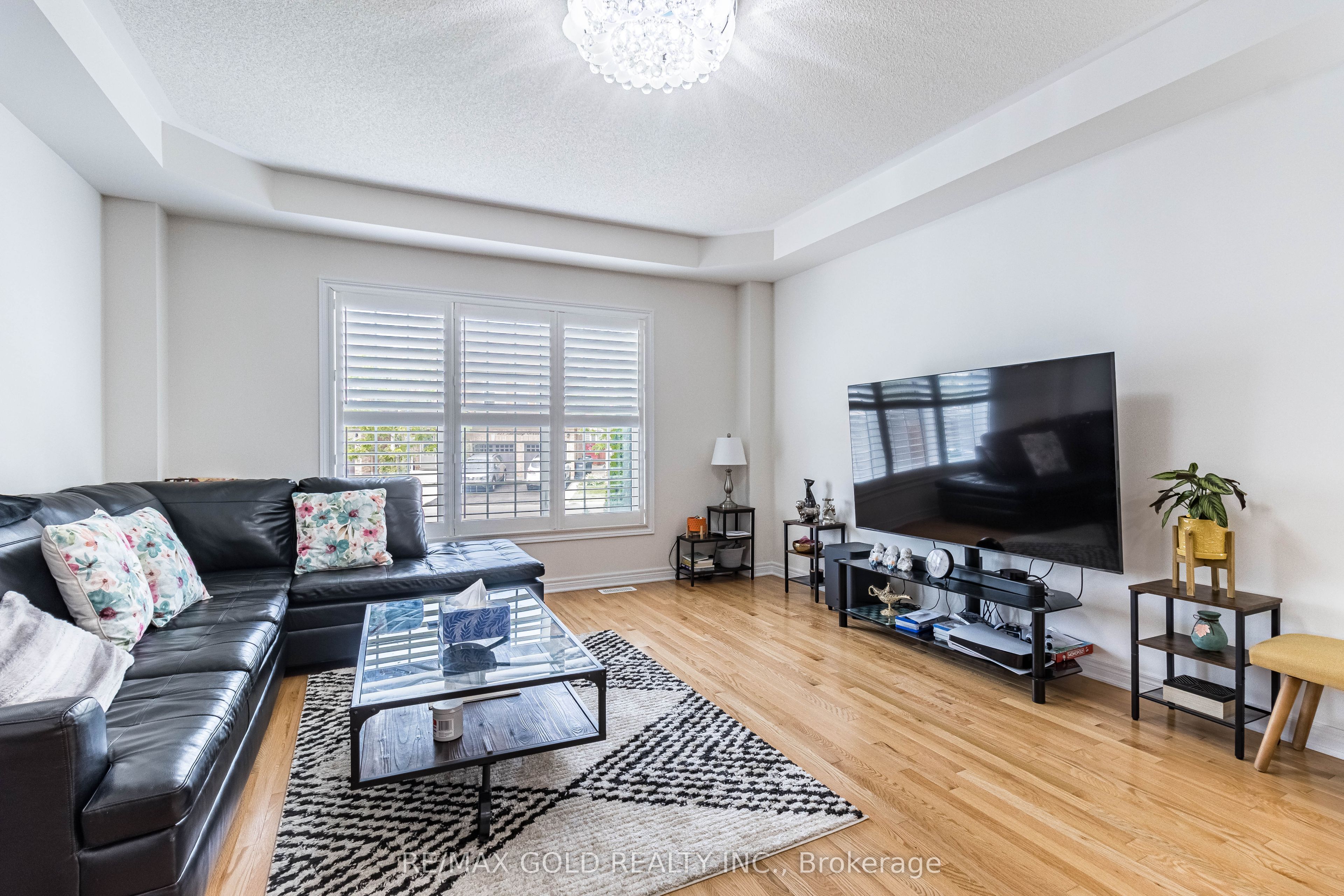 110 Banbridge Crescent Property Photo 7