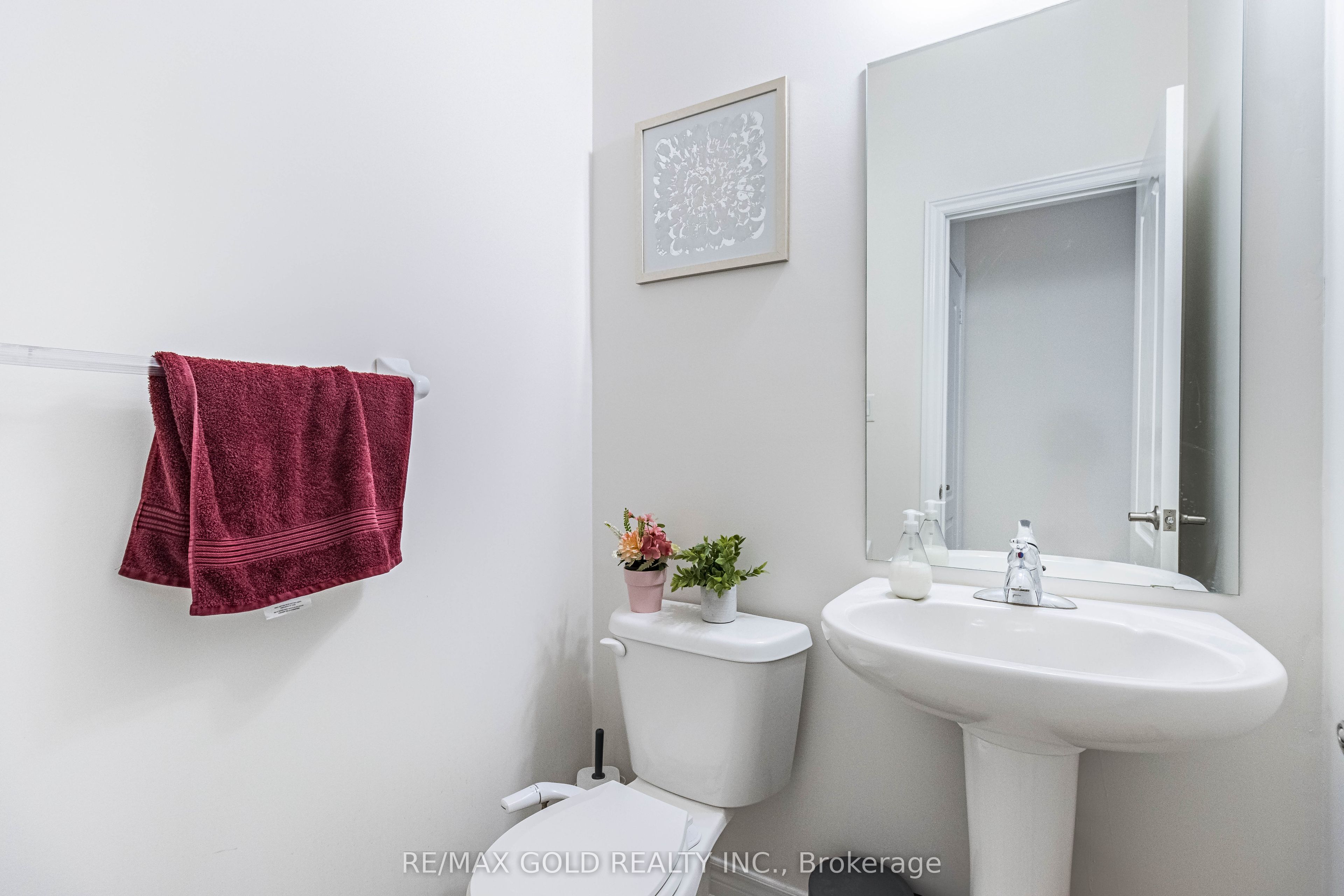 110 Banbridge Crescent Property Photo 12