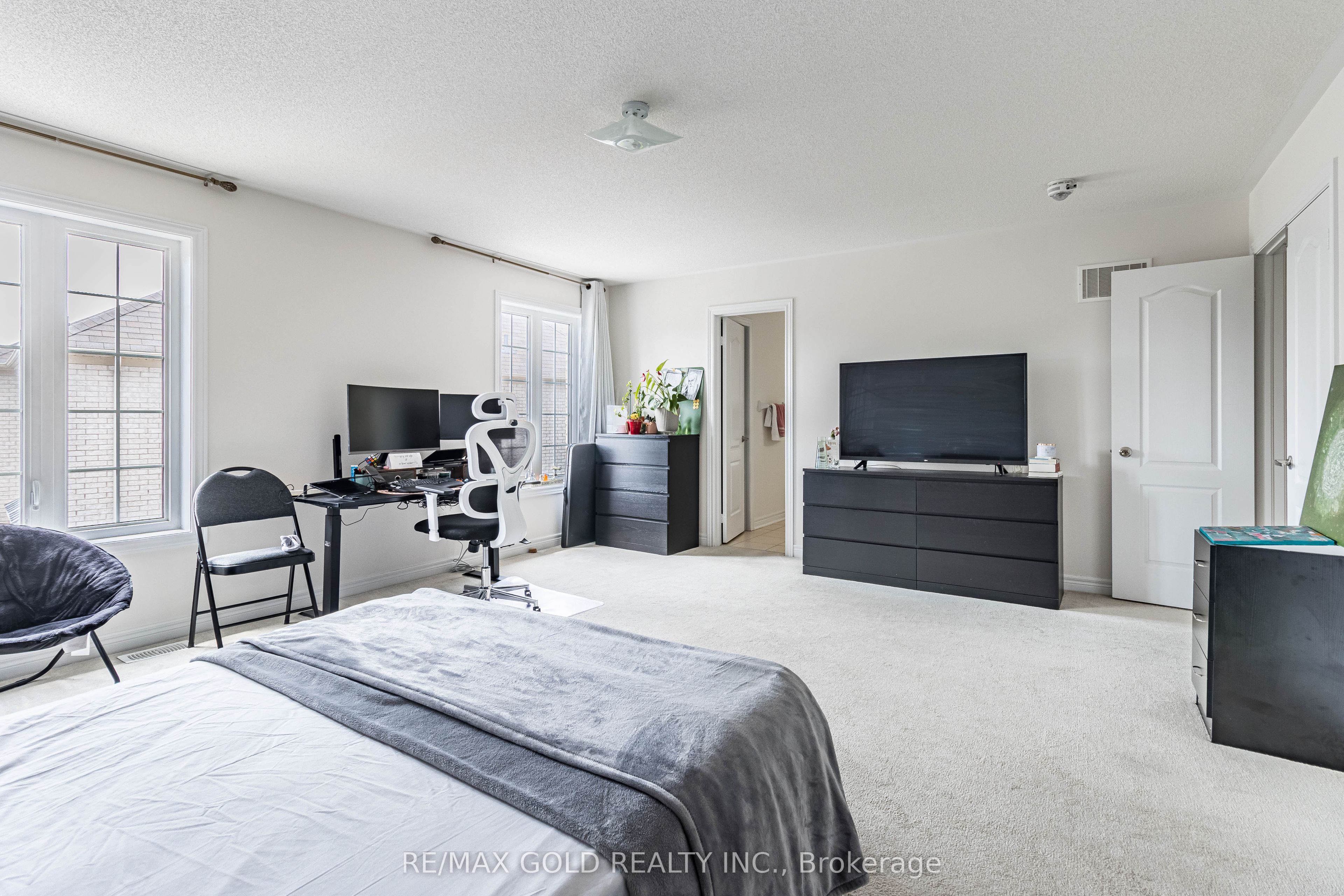 110 Banbridge Crescent Property Photo 14
