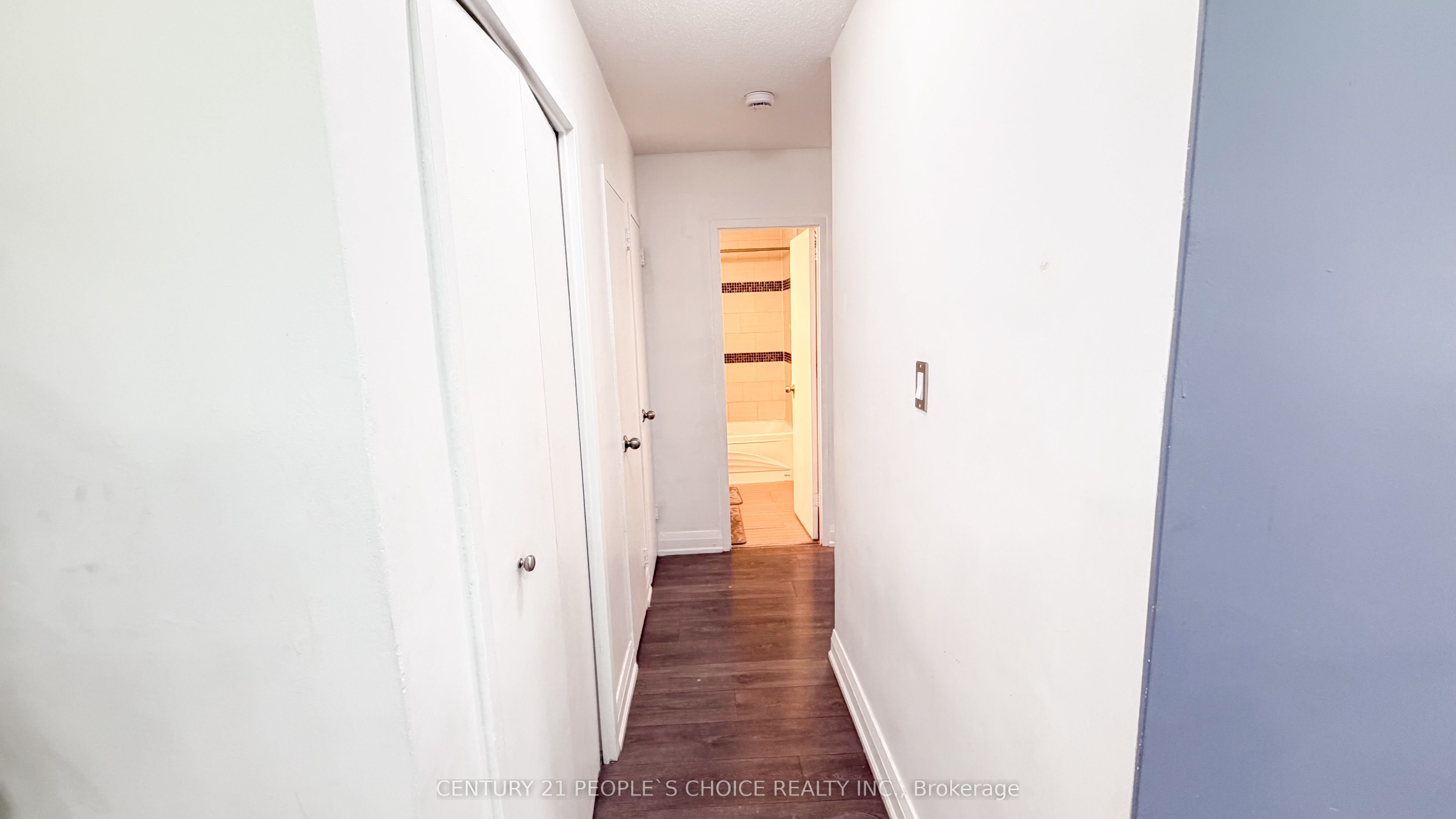 2485 Woking Crescent 201 Property Photo 5