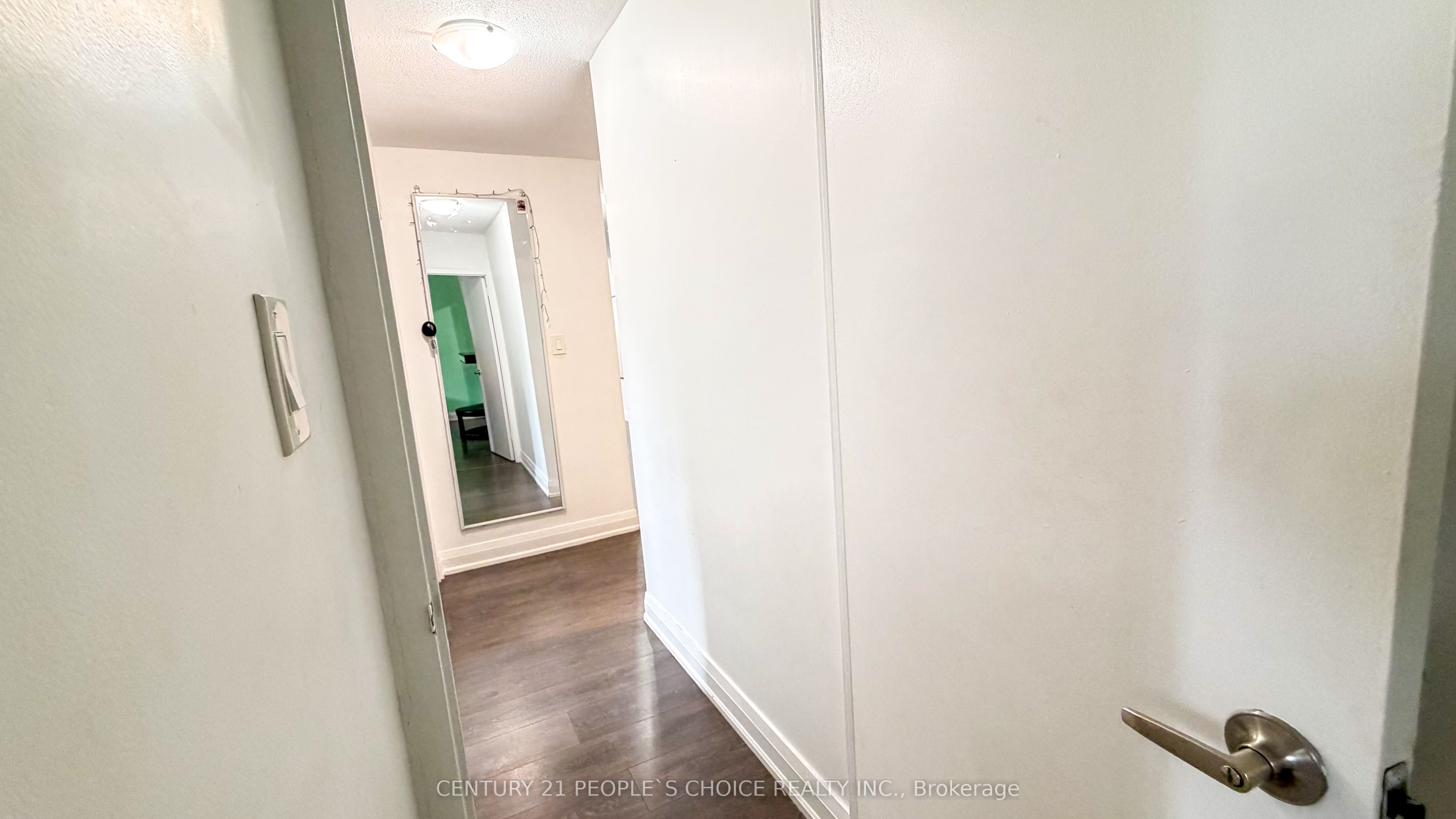 2485 Woking Crescent 201 Property Photo 17
