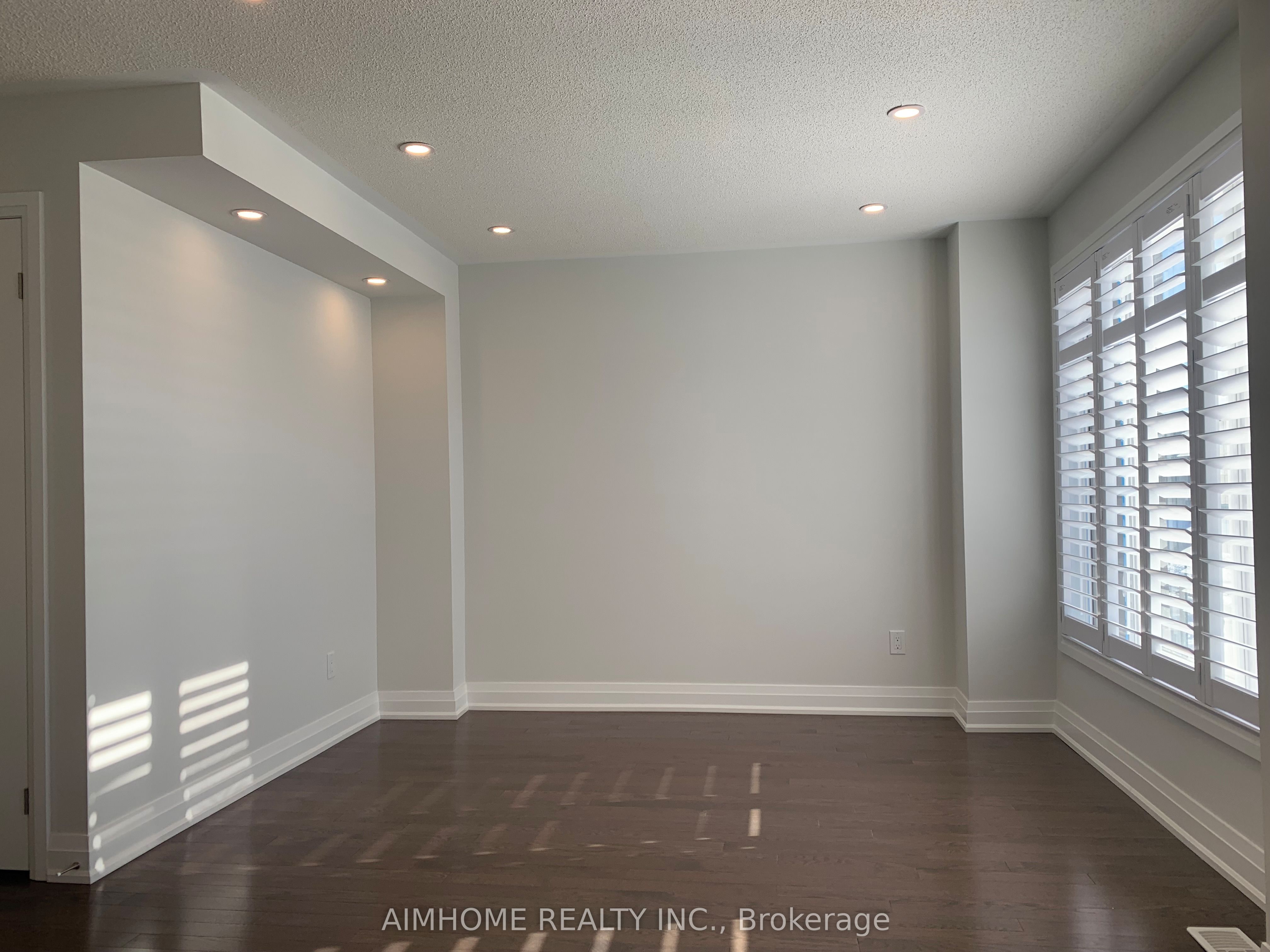 12 Summerbeam Way Property Photo 3