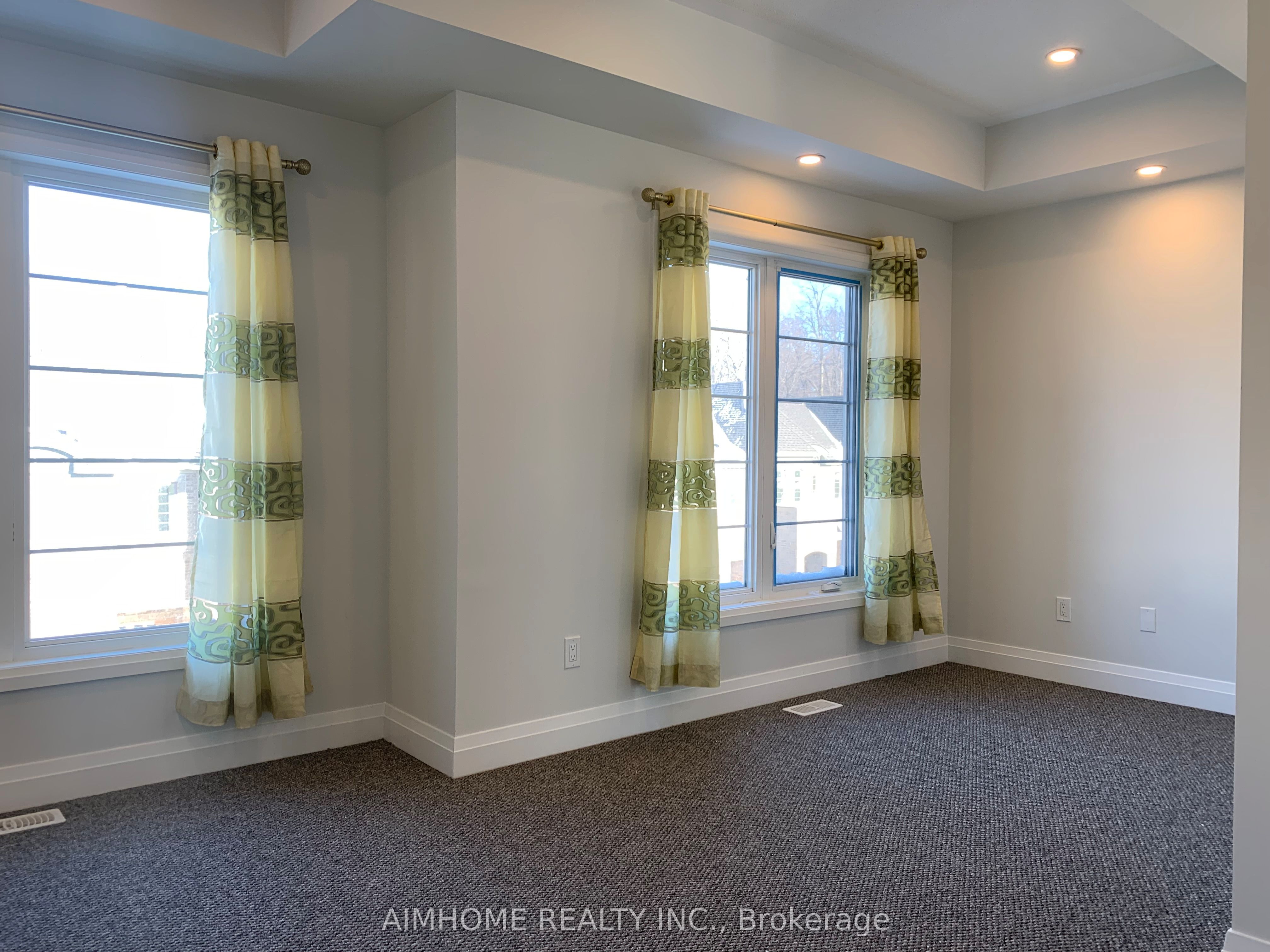 12 Summerbeam Way Property Photo 8