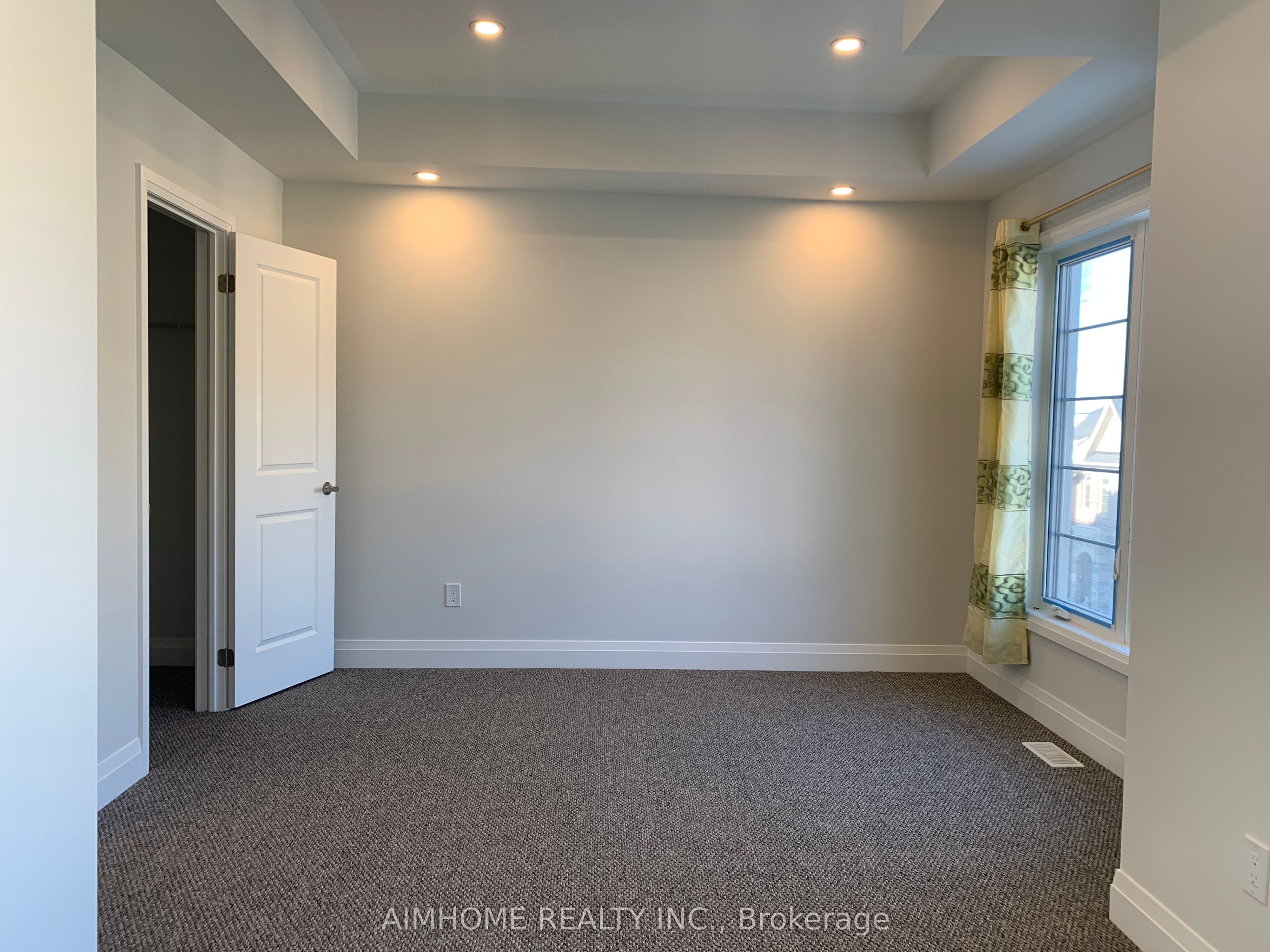 12 Summerbeam Way Property Photo 9
