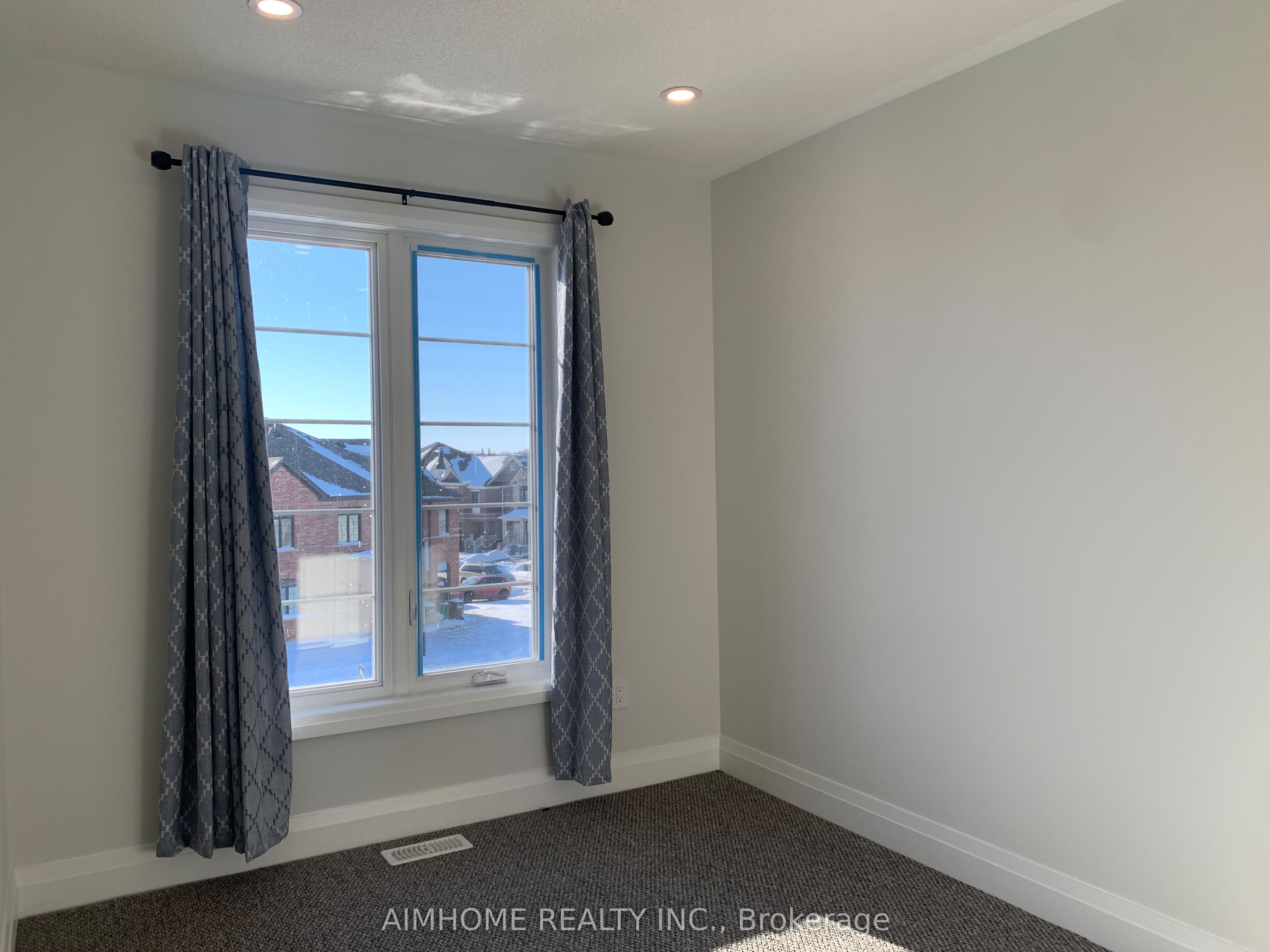 12 Summerbeam Way Property Photo 10