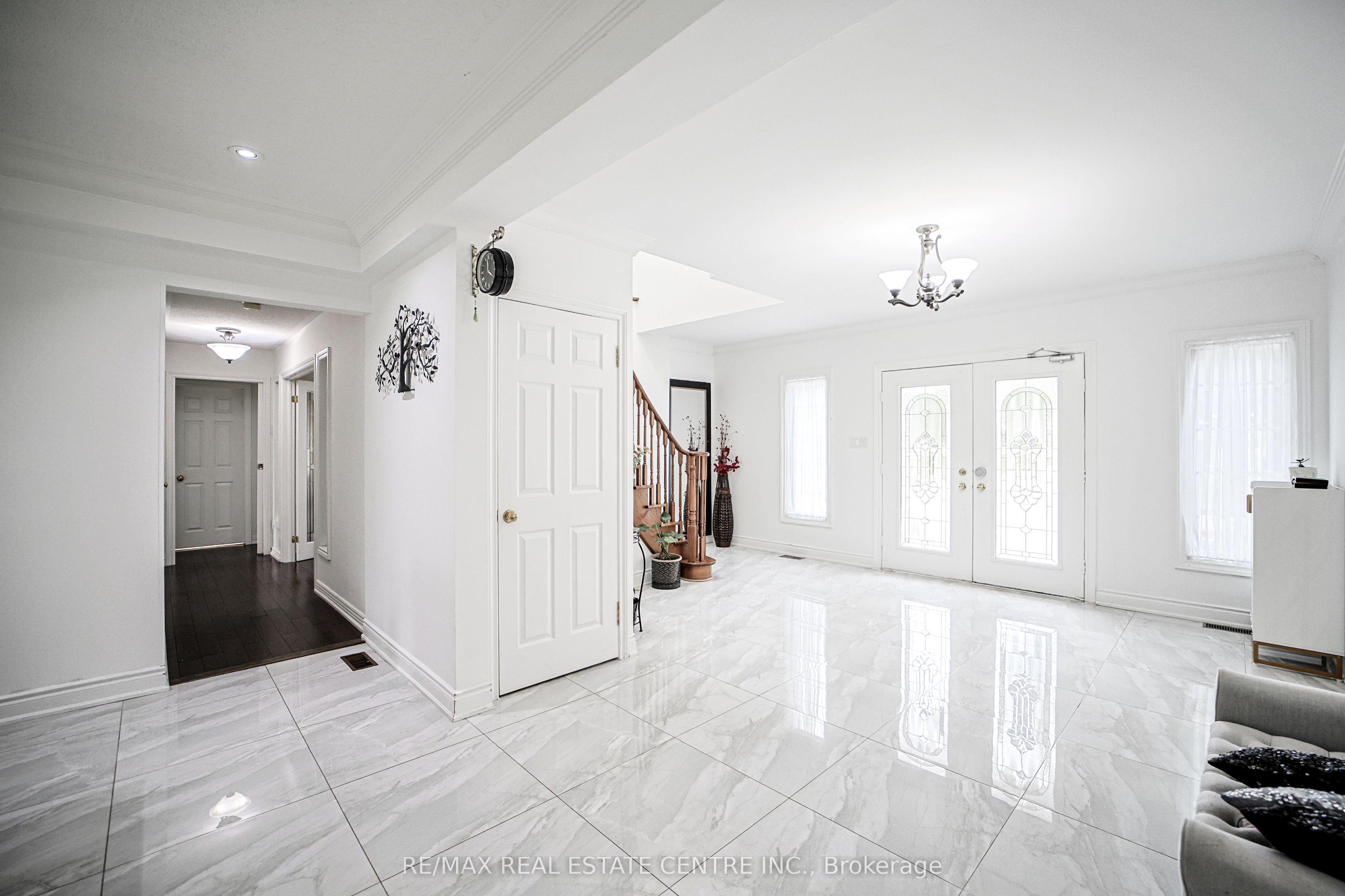 7750 5 Side Road Property Photo 4