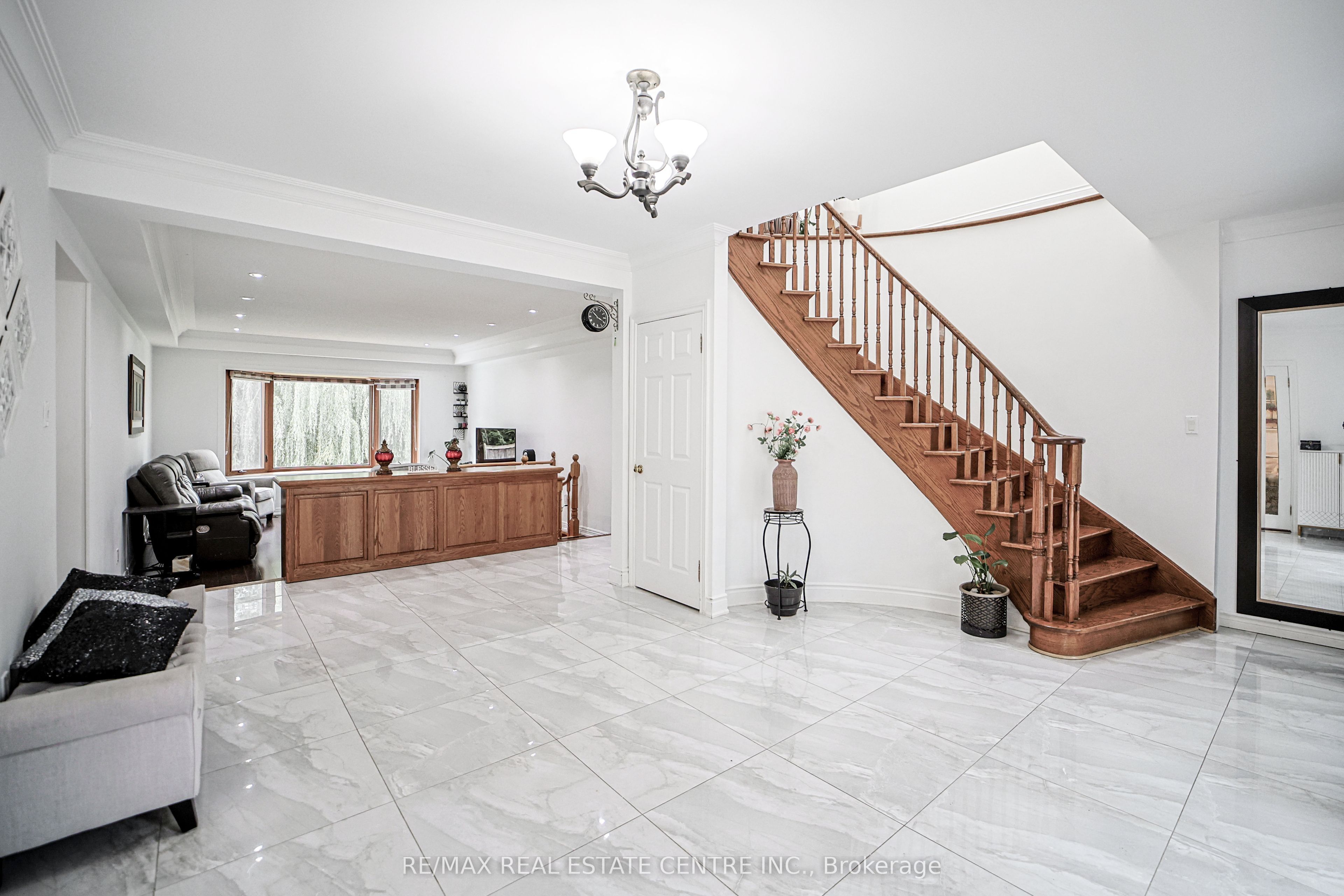7750 5 Side Road Property Photo 7