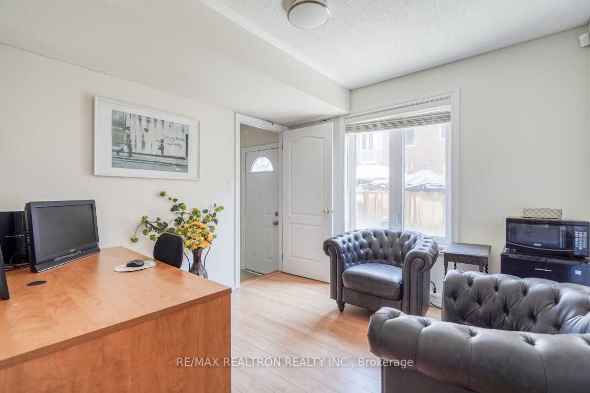 15 Sprucewood Road Property Photo 6