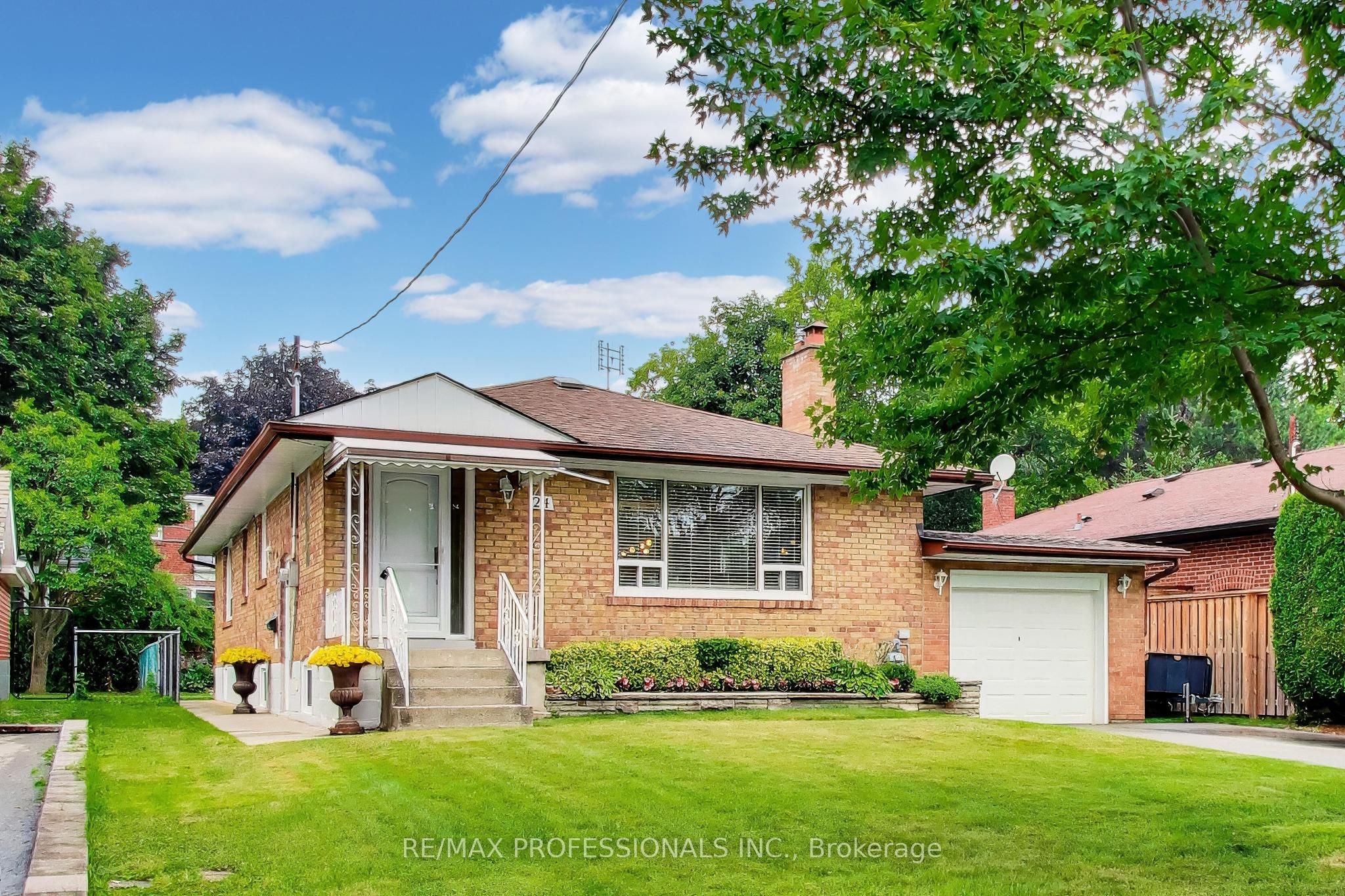24 Beaverbrook Avenue Property Photo 3