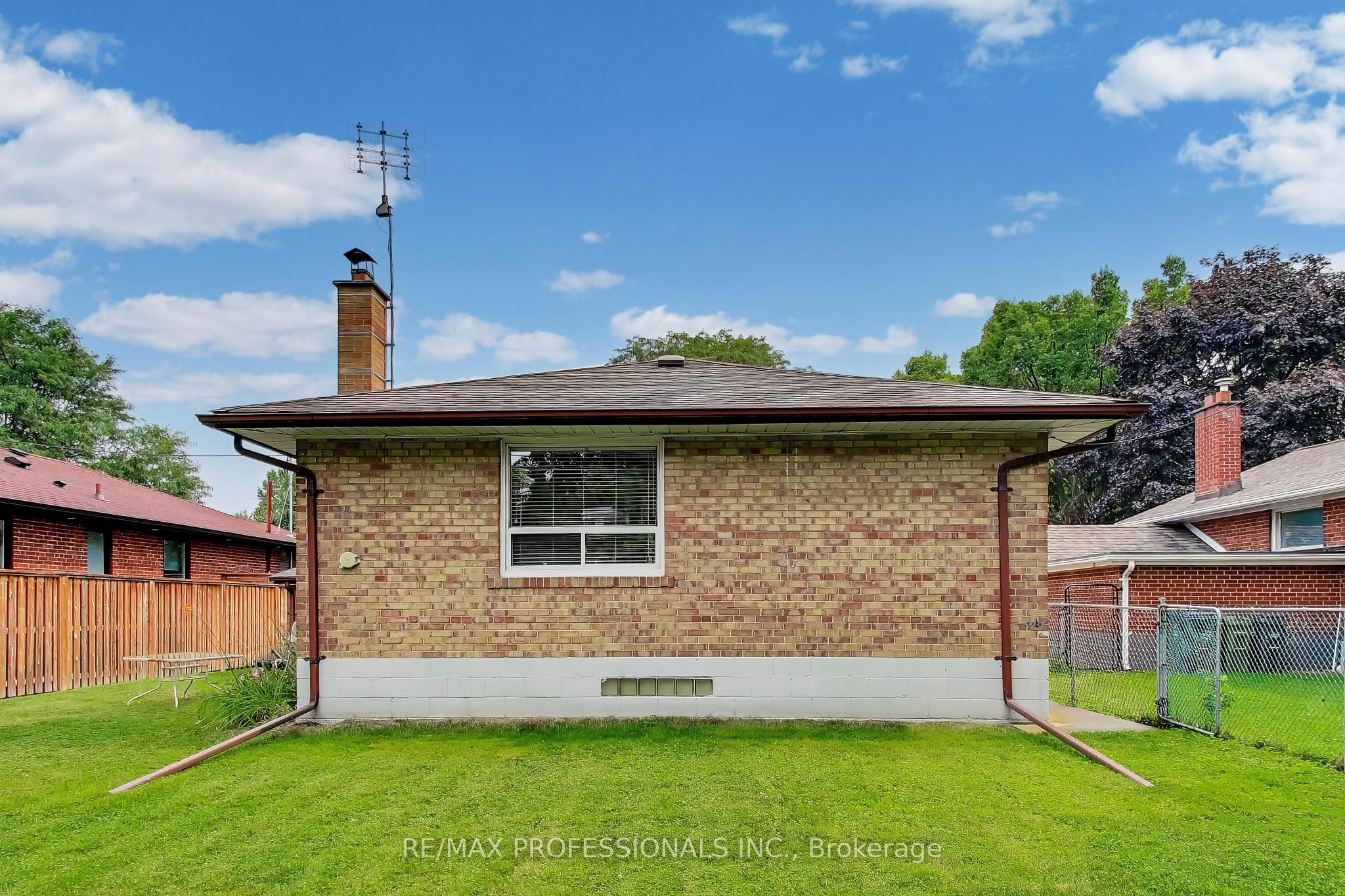 24 Beaverbrook Avenue Property Photo 30