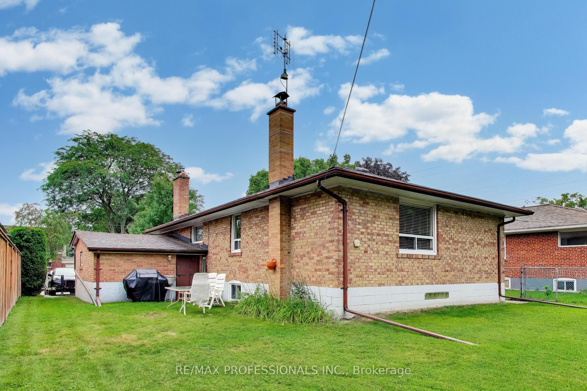 24 Beaverbrook Avenue Property Photo 31