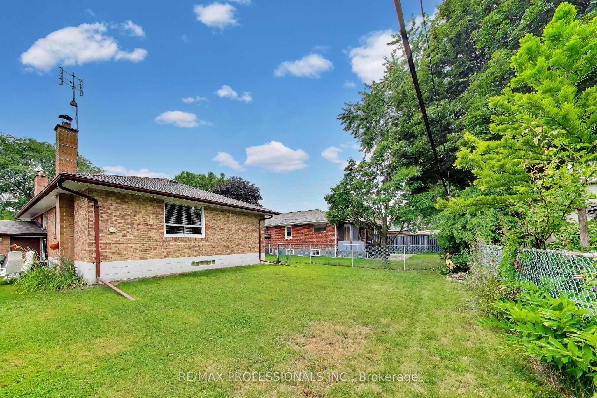 24 Beaverbrook Avenue Property Photo 33