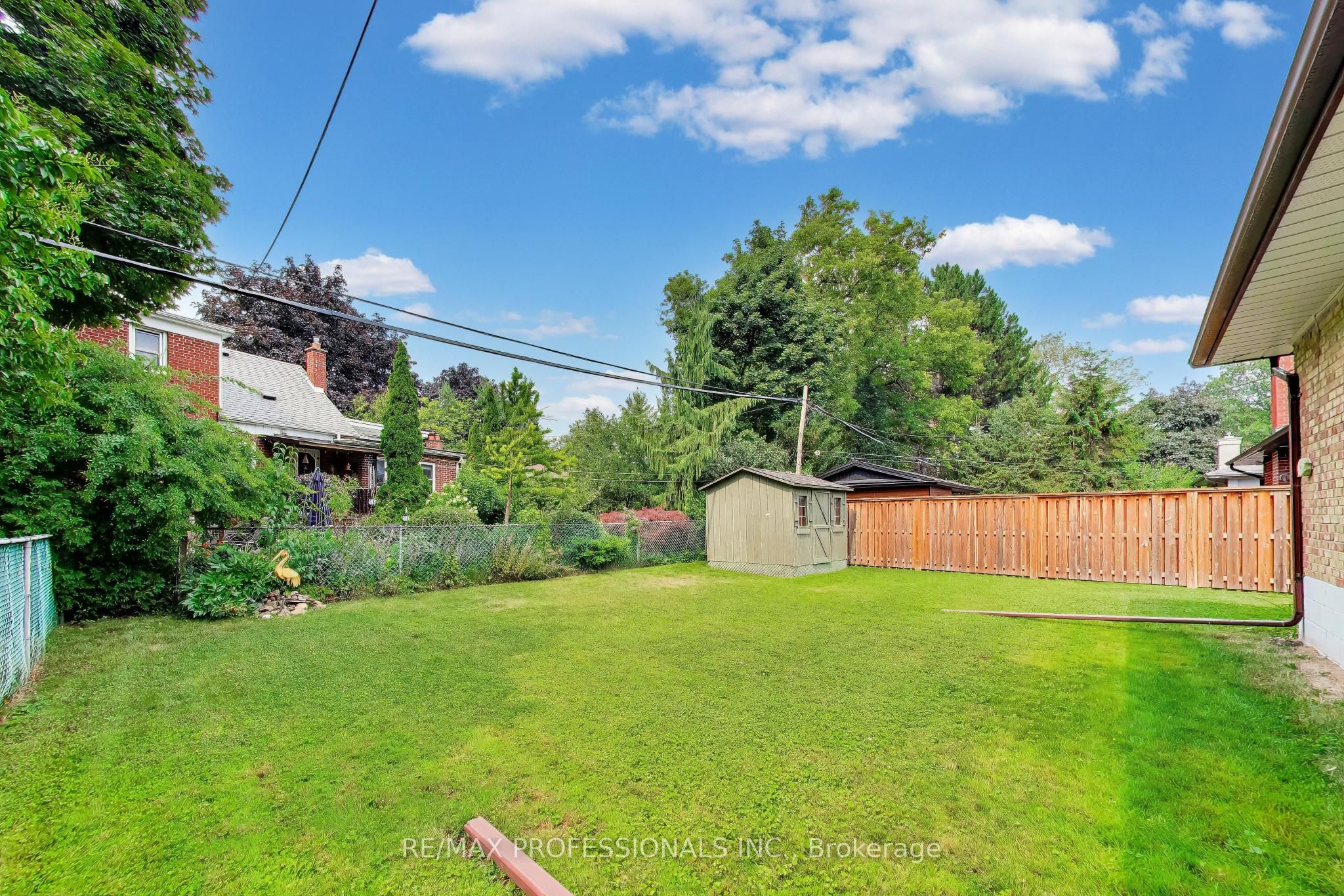 24 Beaverbrook Avenue Property Photo 34