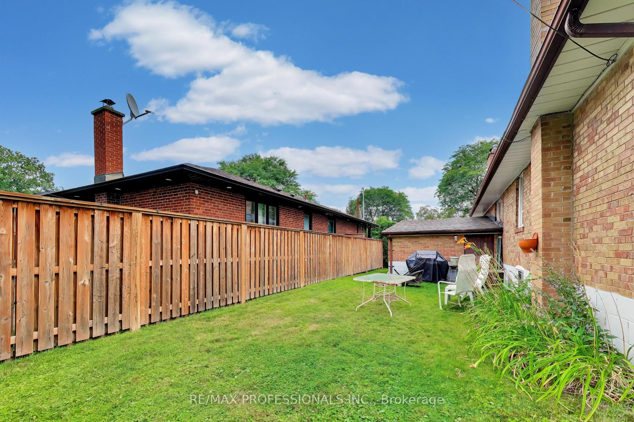 24 Beaverbrook Avenue Property Photo 35
