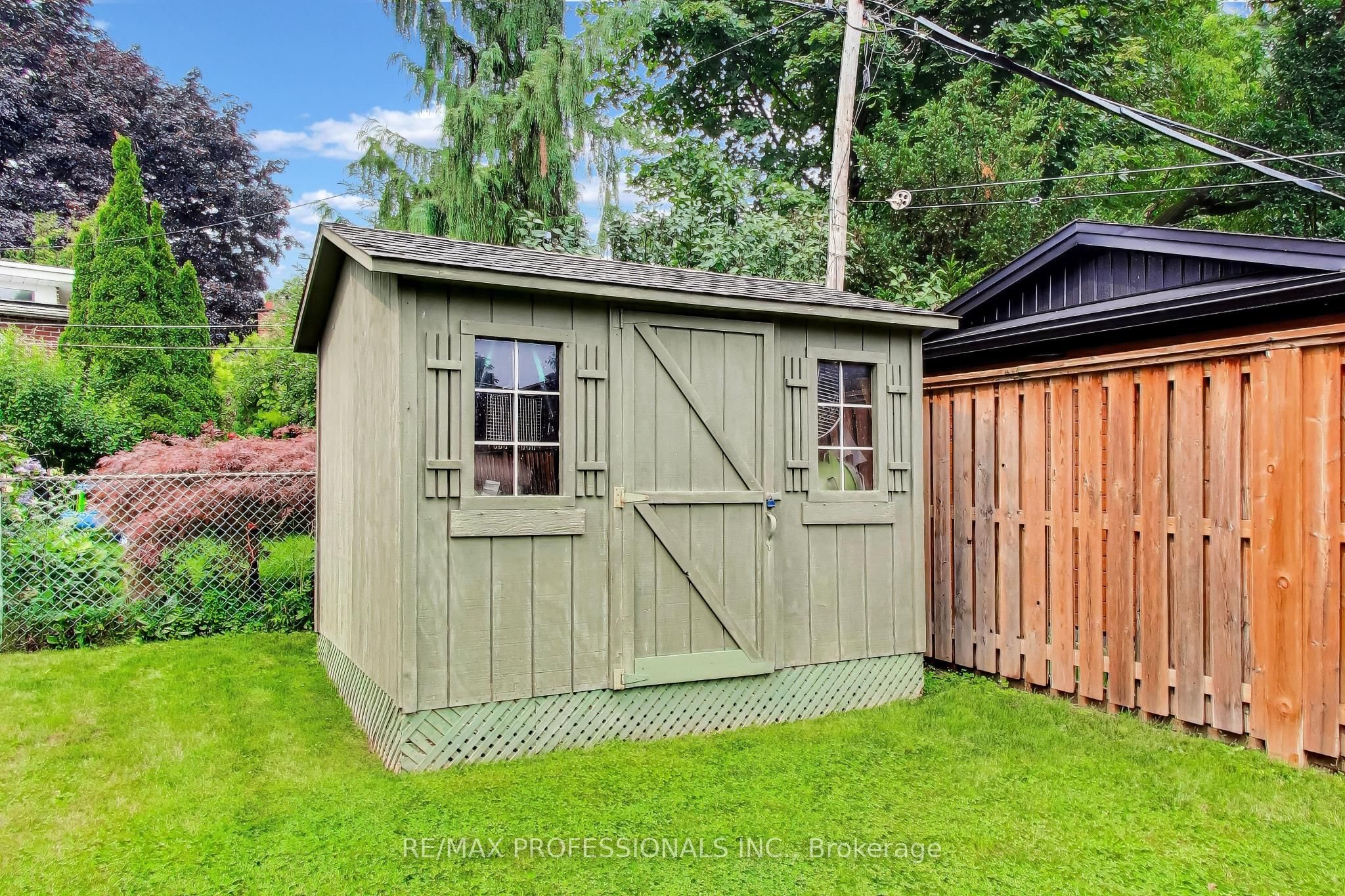 24 Beaverbrook Avenue Property Photo 37