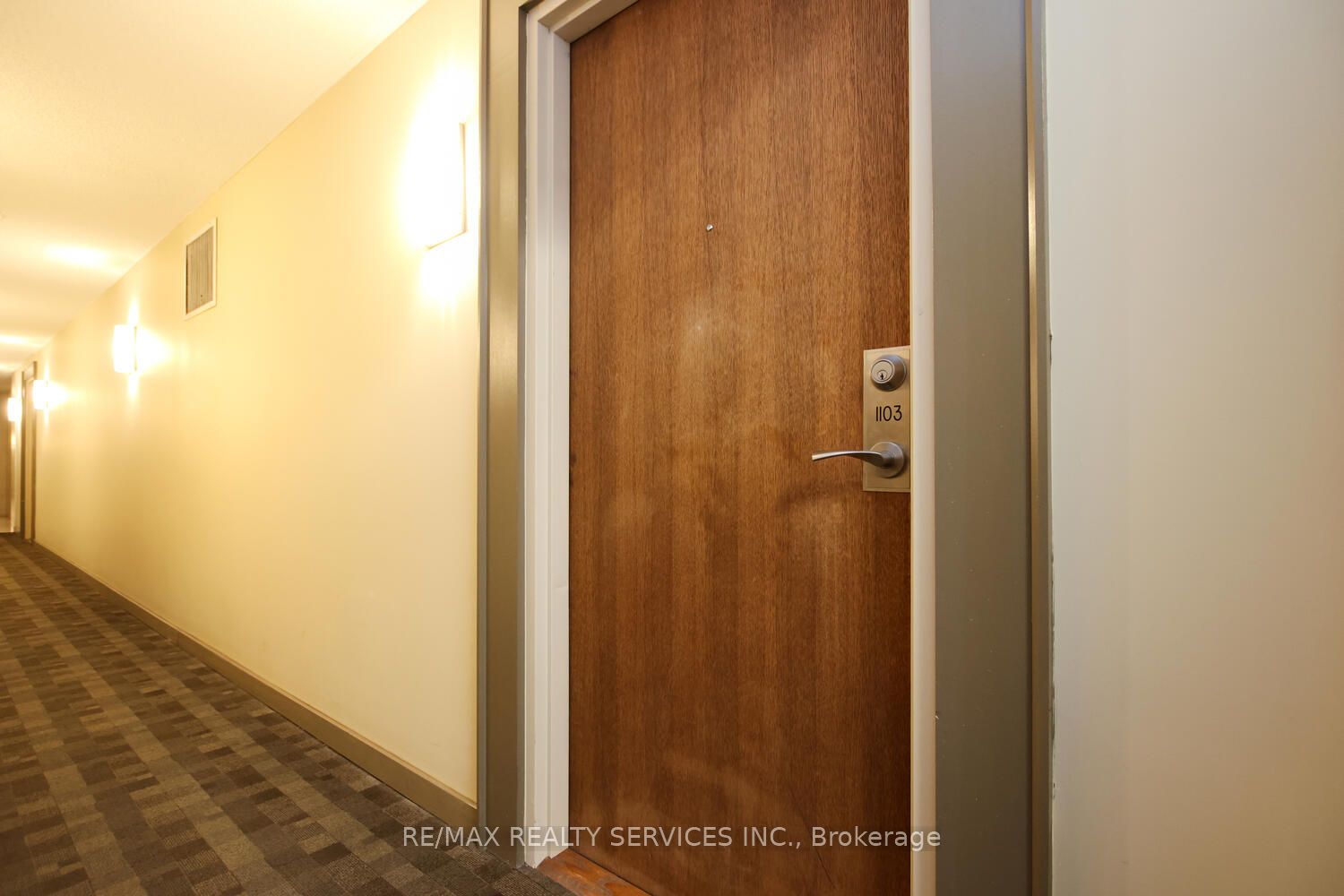215 Queen Street E 1103 Property Photo 7